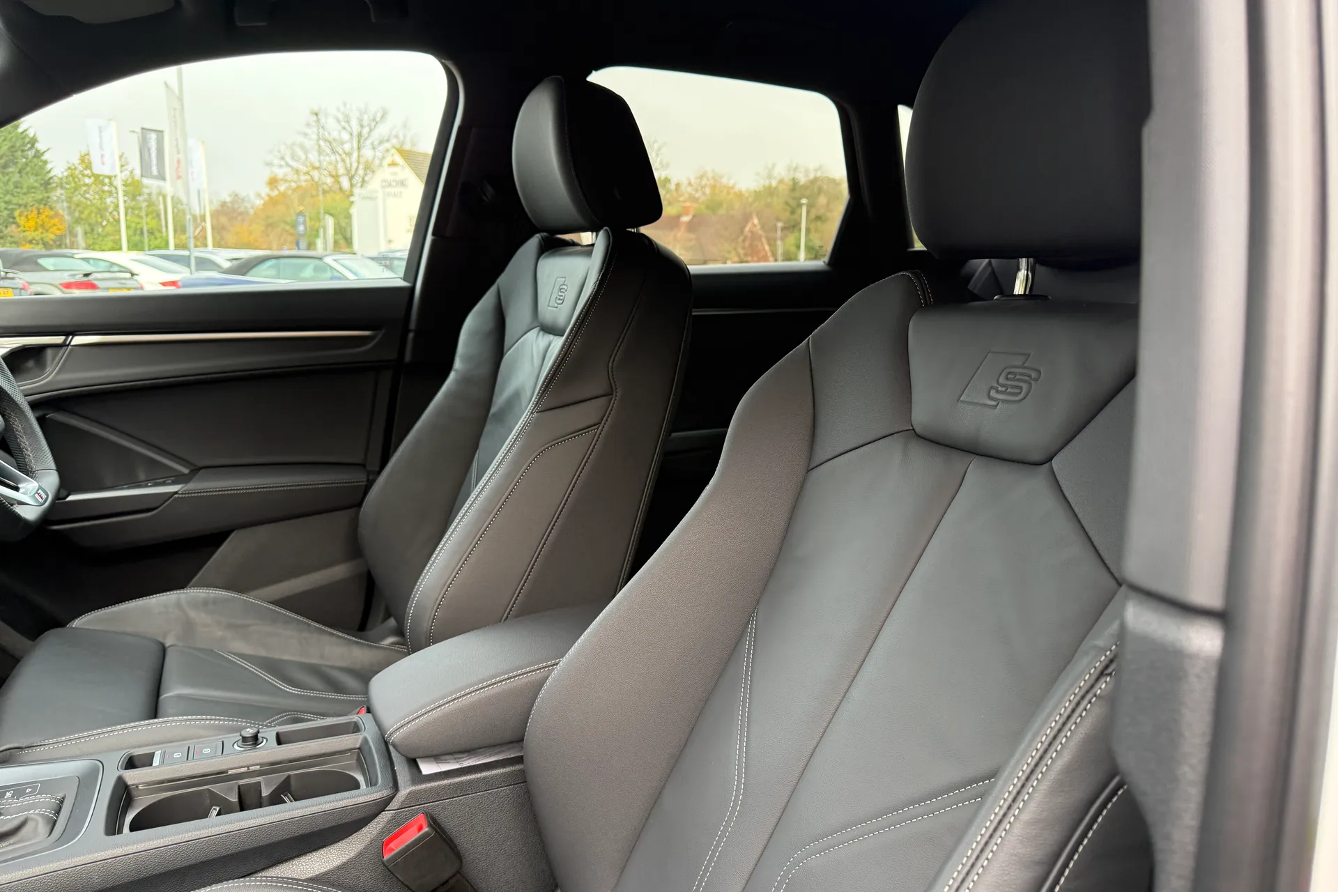 Audi Q3 thumbnail image number 49