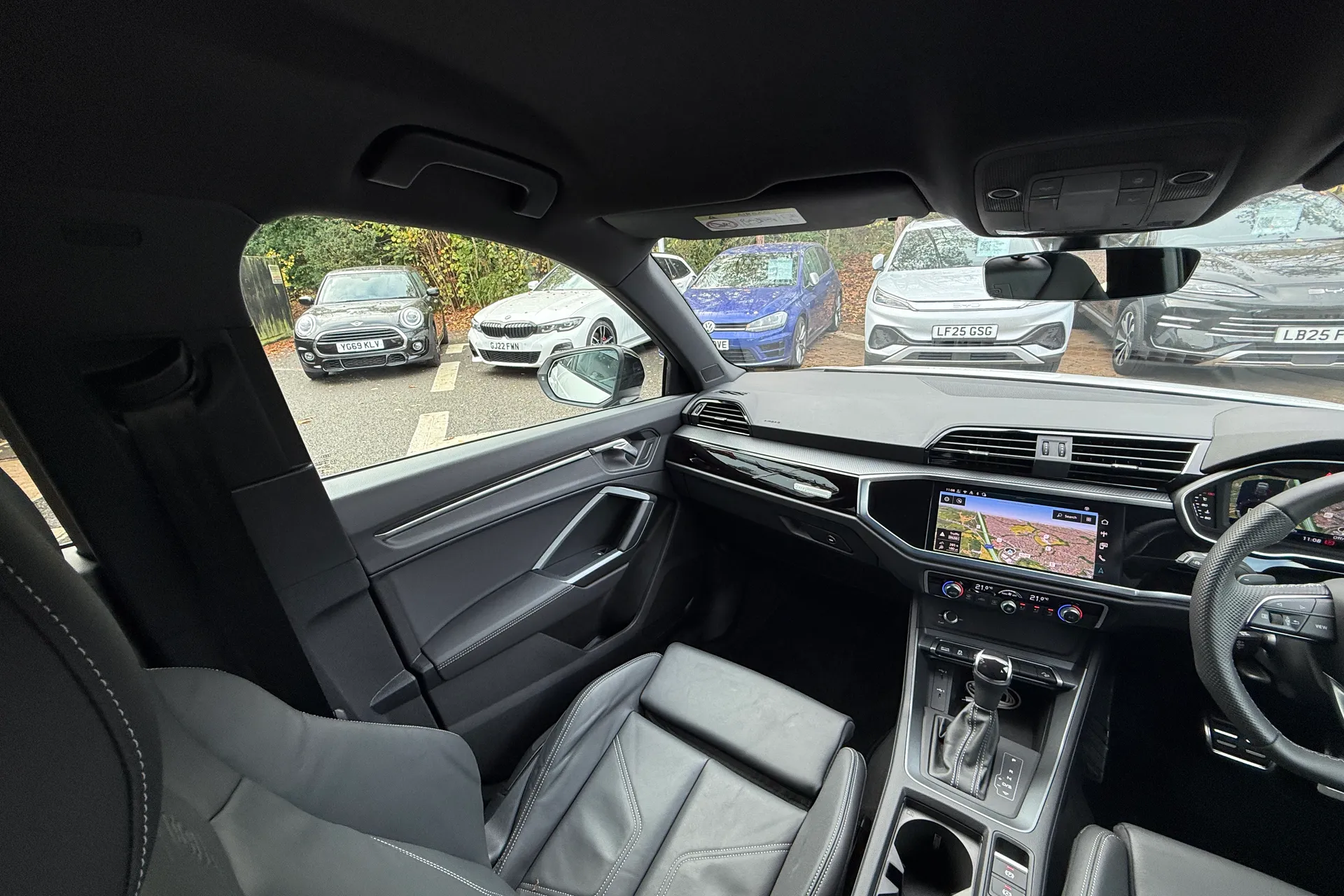 Audi Q3 thumbnail image number 31