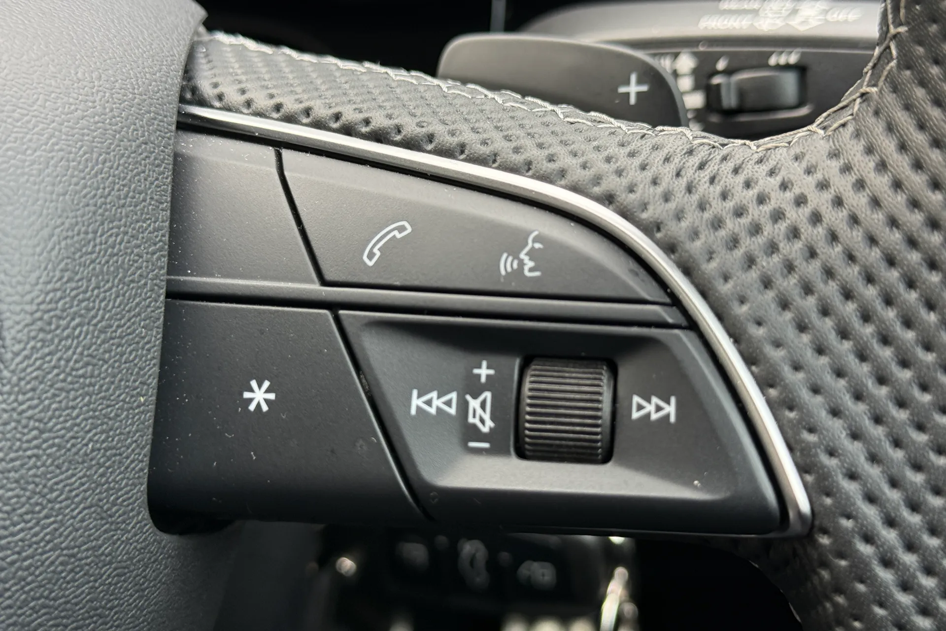 Audi Q3 thumbnail image number 19