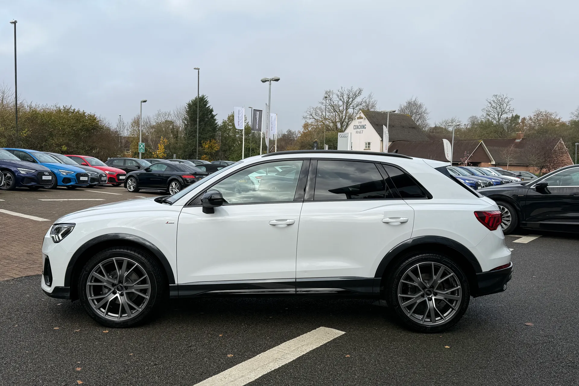 Audi Q3 thumbnail image number 46