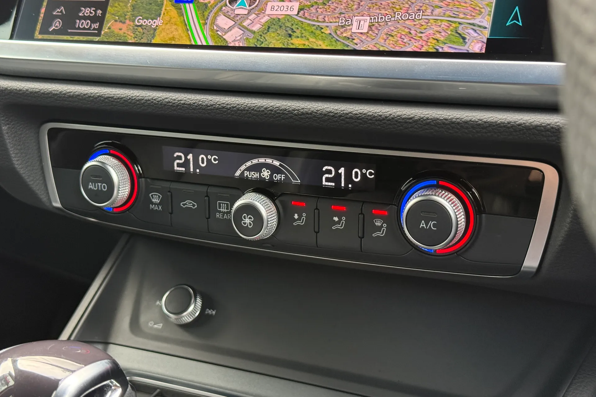 Audi Q3 thumbnail image number 12