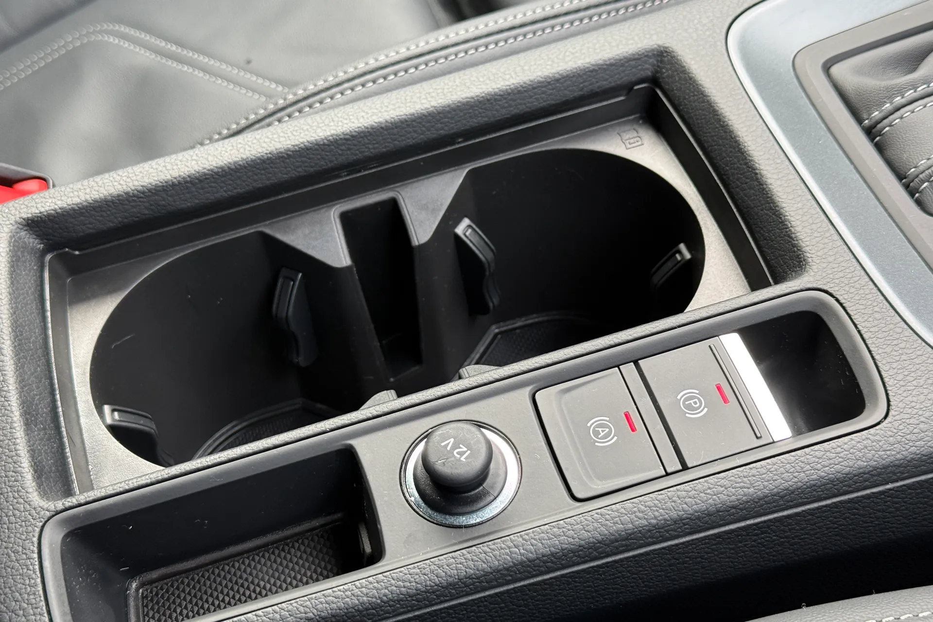 Audi Q3 thumbnail image number 13