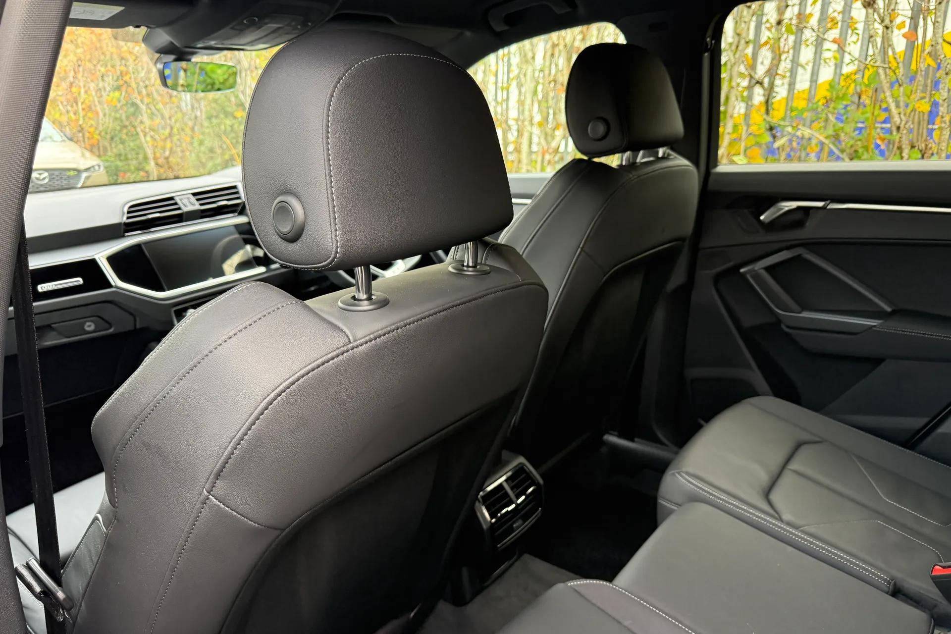 Audi Q3 thumbnail image number 63