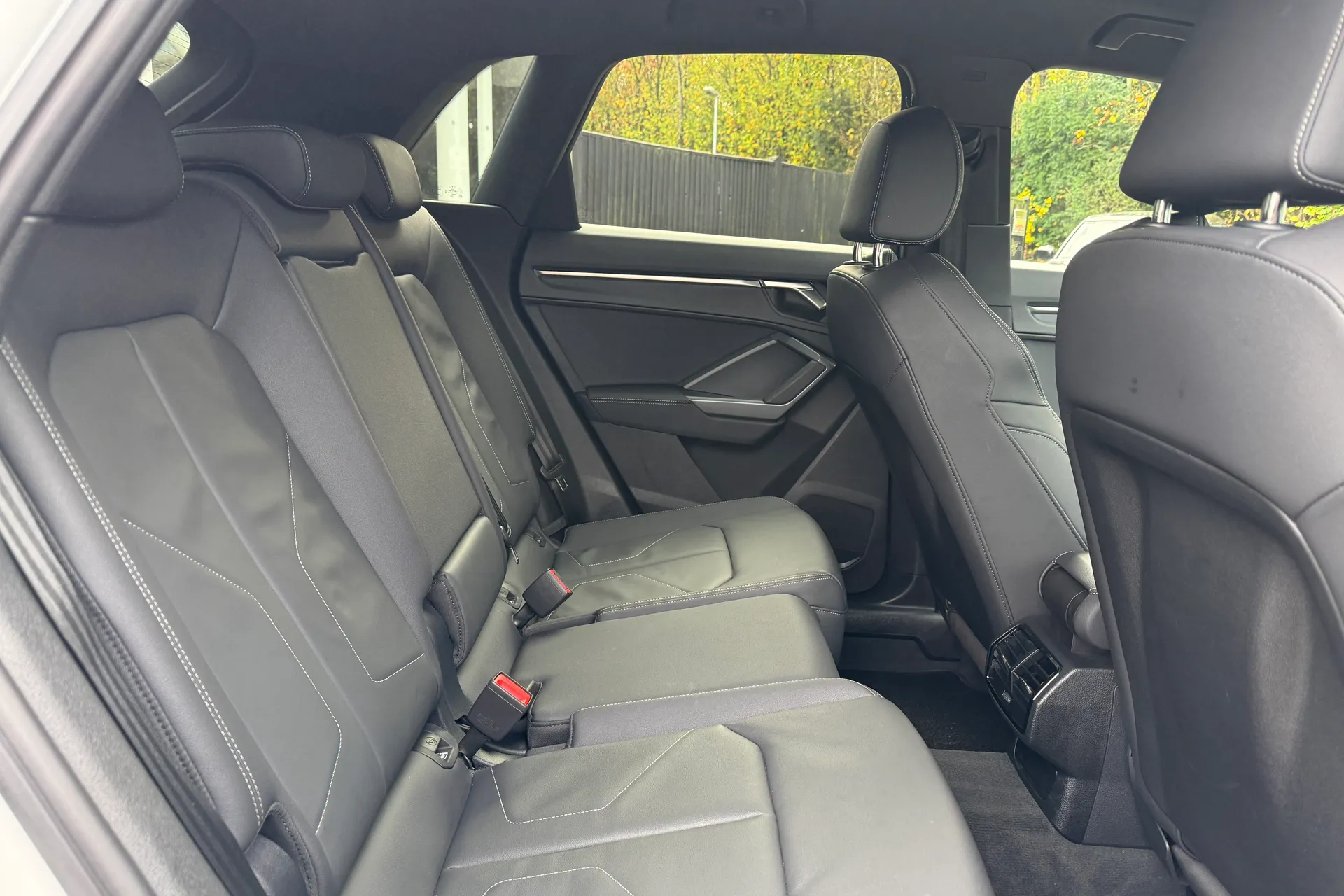 Audi Q3 thumbnail image number 29