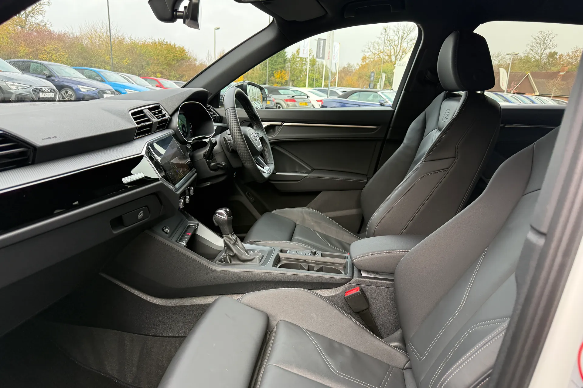 Audi Q3 thumbnail image number 50