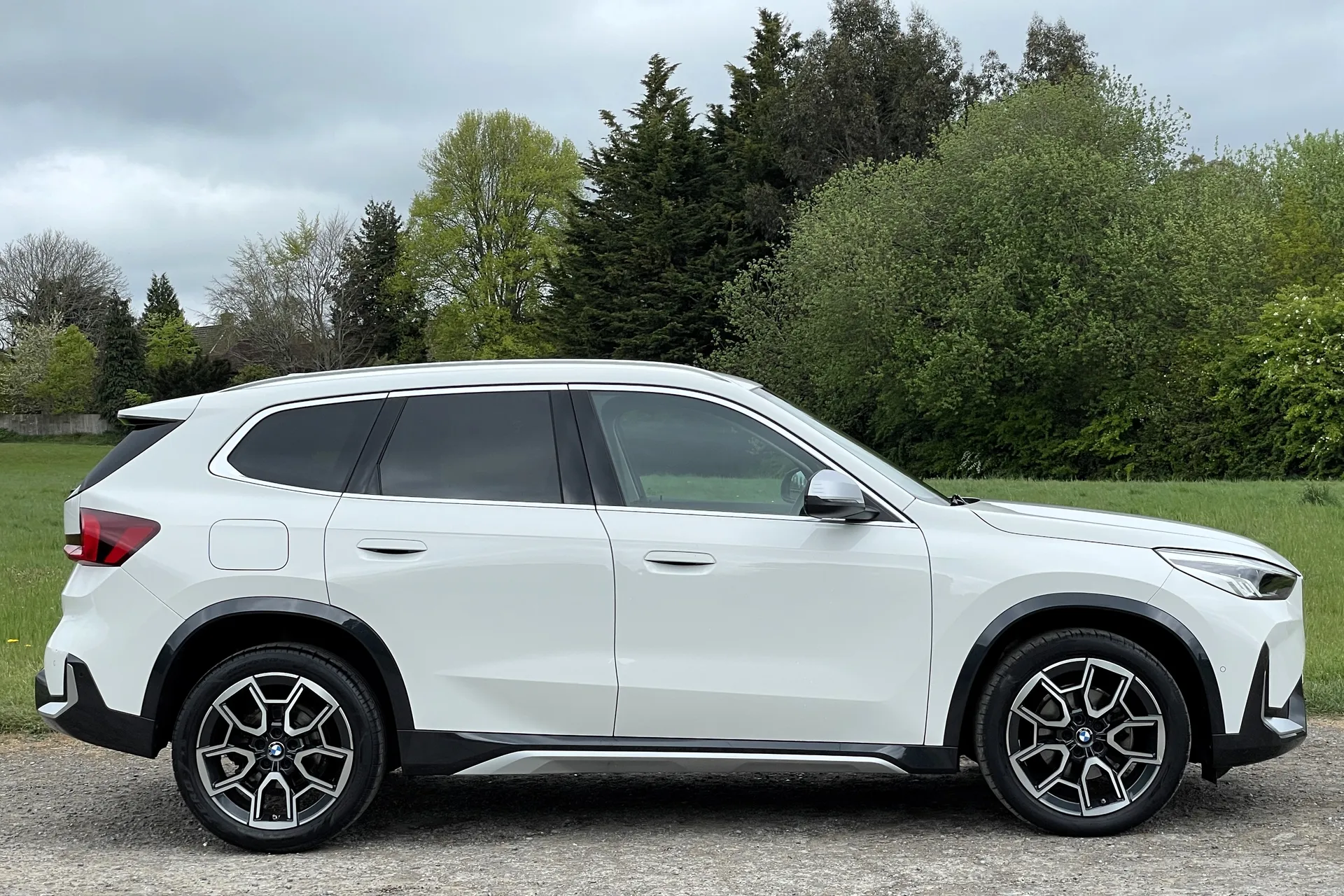 BMW X1 thumbnail image number 2