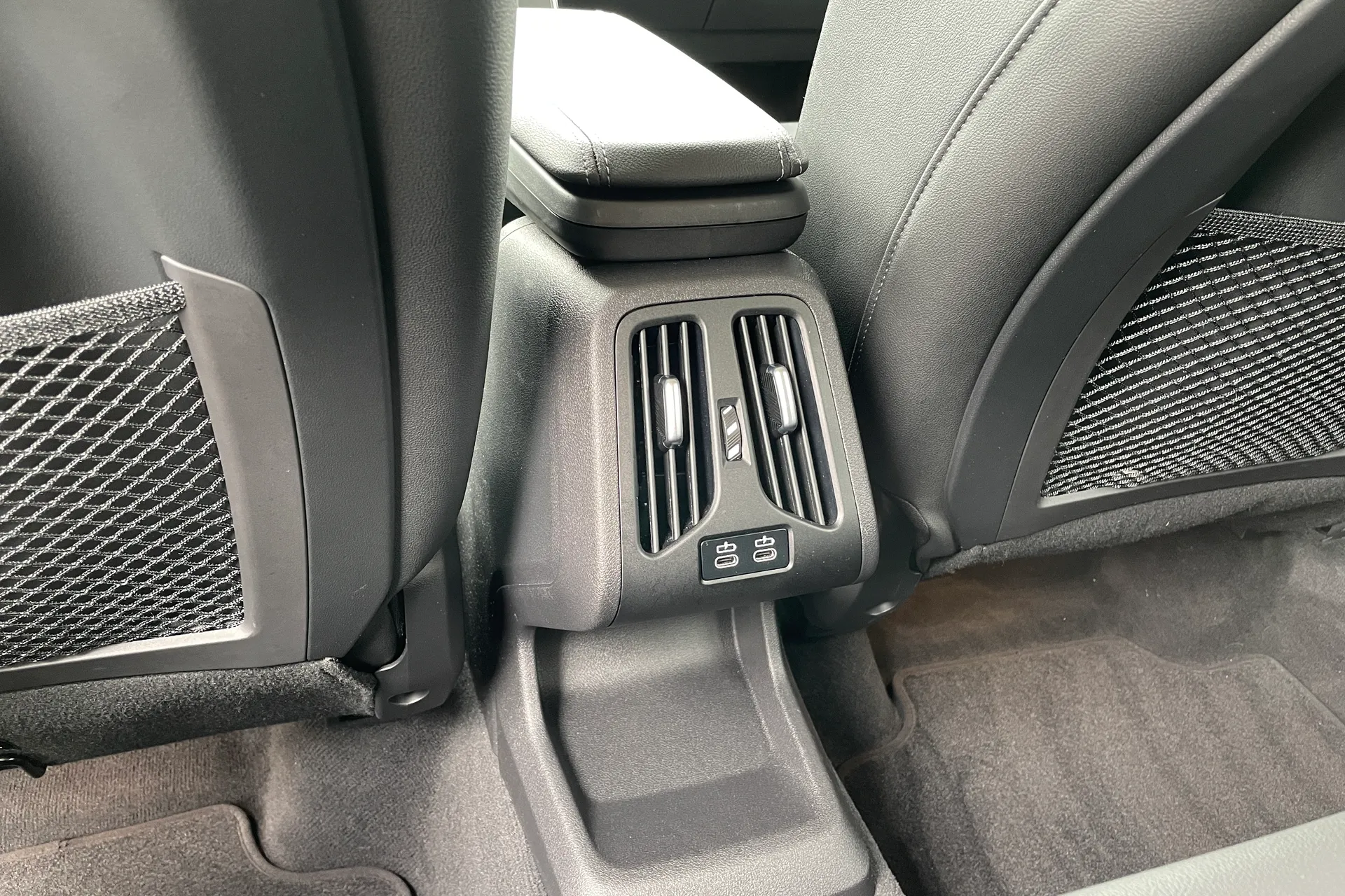 BMW X1 thumbnail image number 36