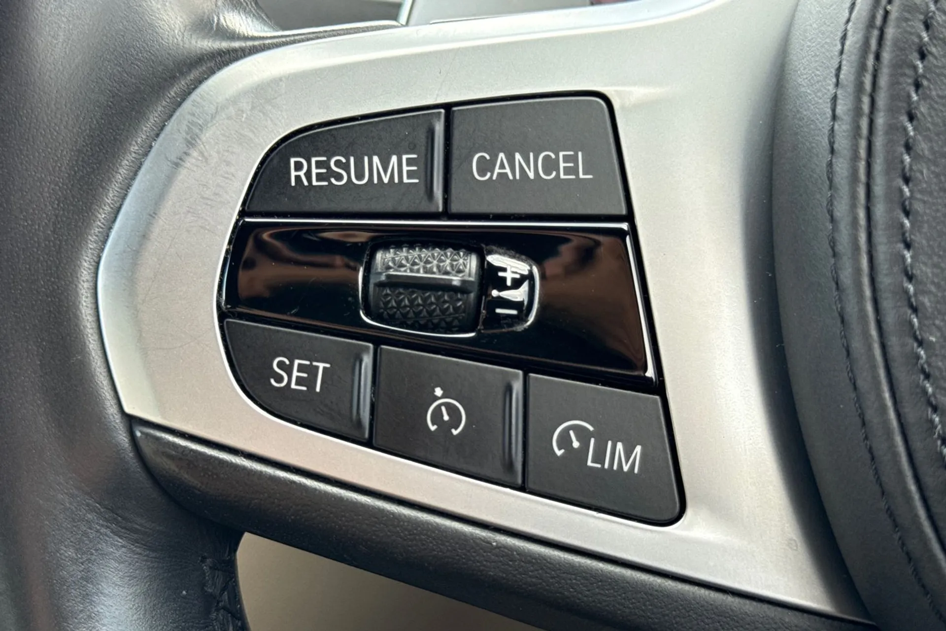 BMW 3 SERIES thumbnail image number 17