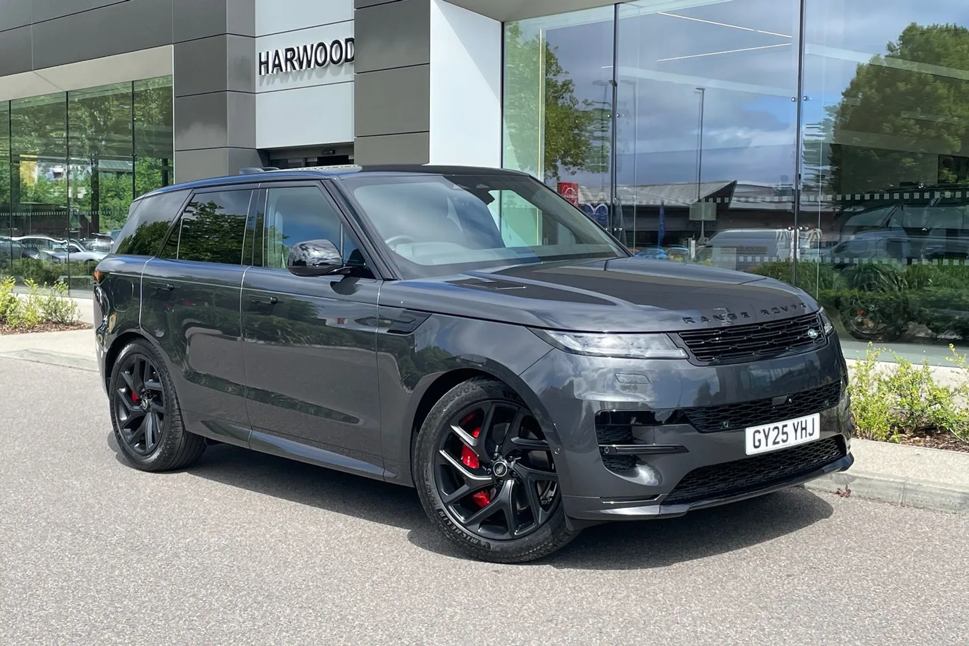 LAND ROVER RANGE ROVER SPORT focused image