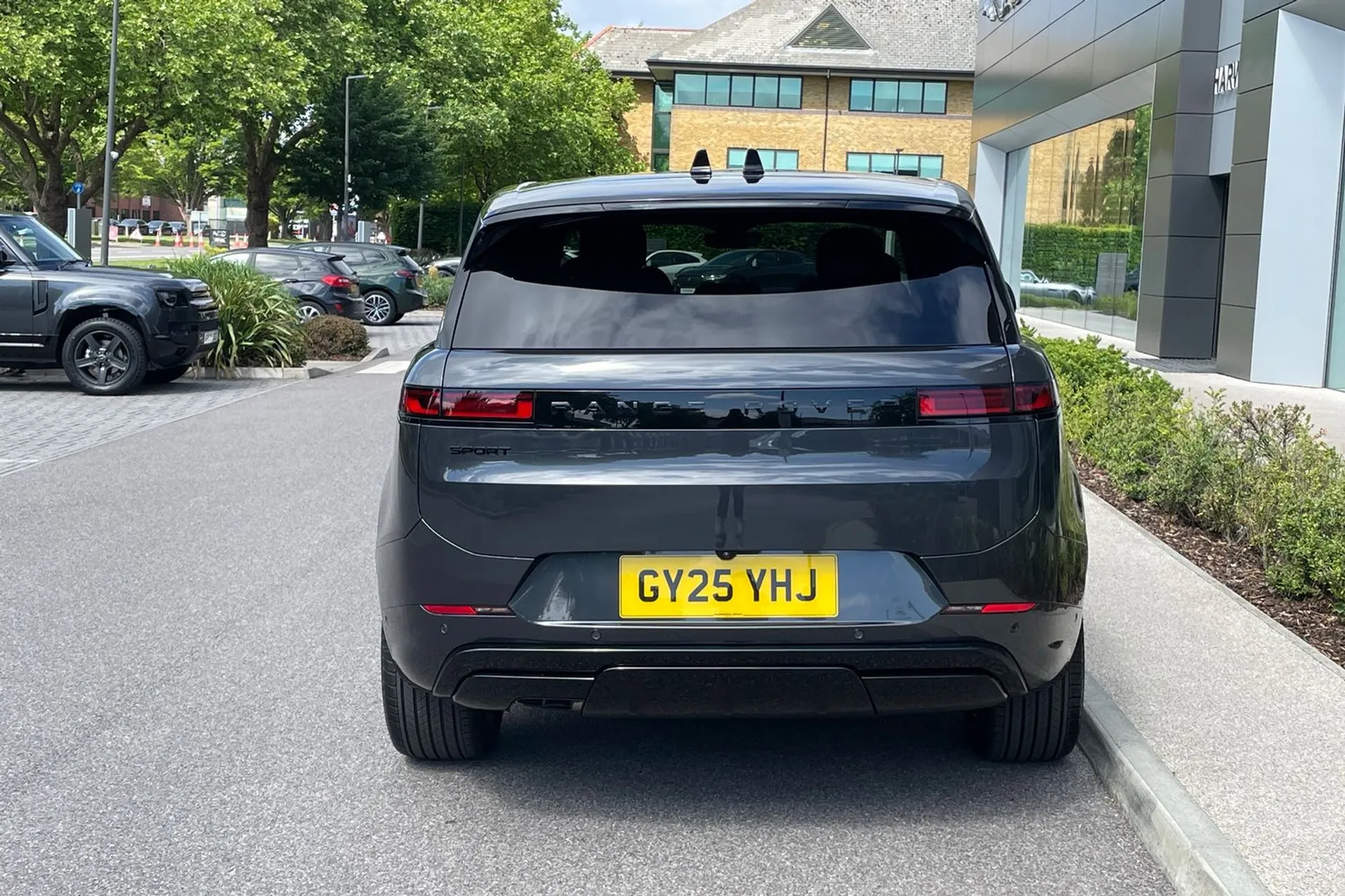 LAND ROVER RANGE ROVER SPORT thumbnail image number 10