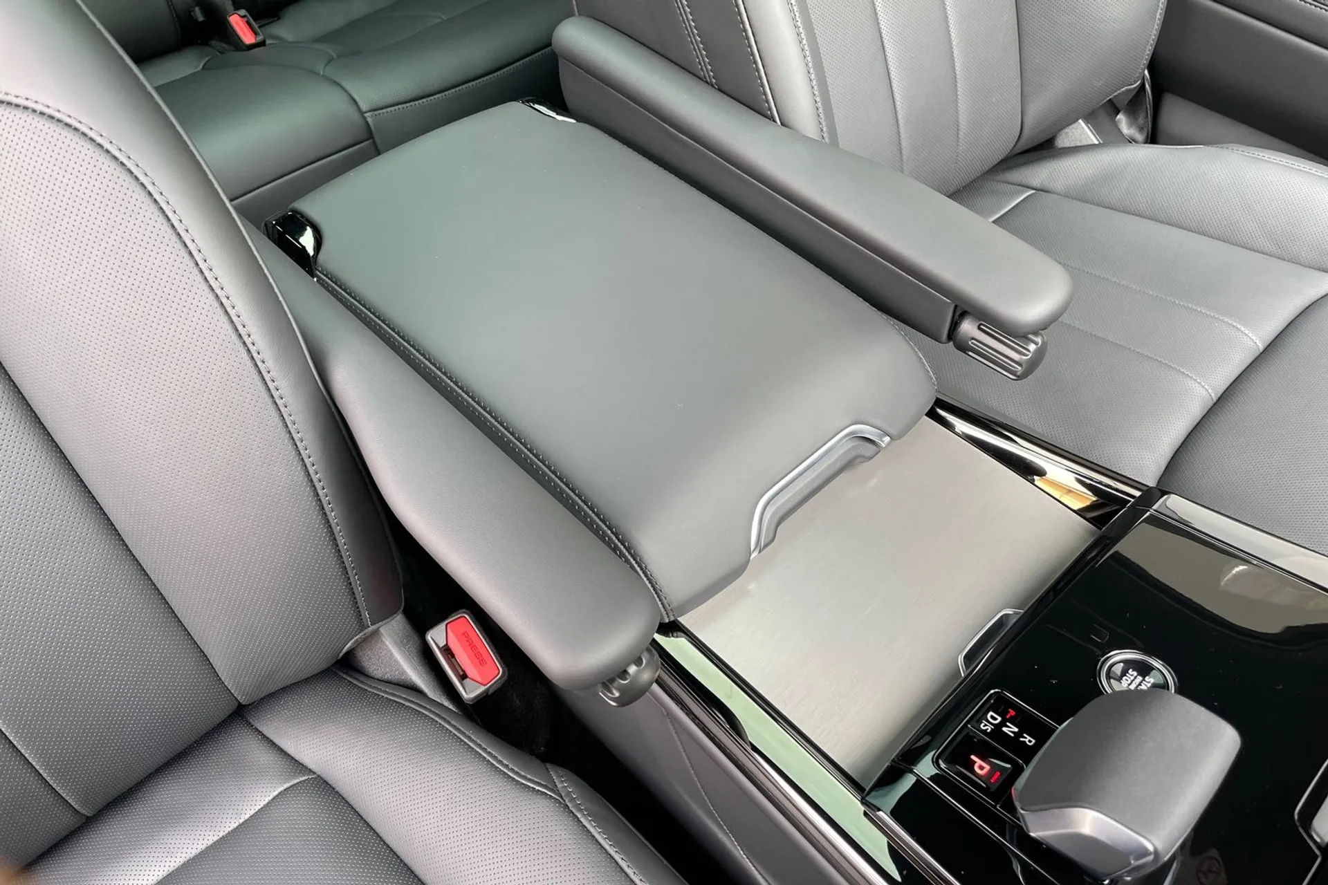 LAND ROVER RANGE ROVER SPORT thumbnail image number 37