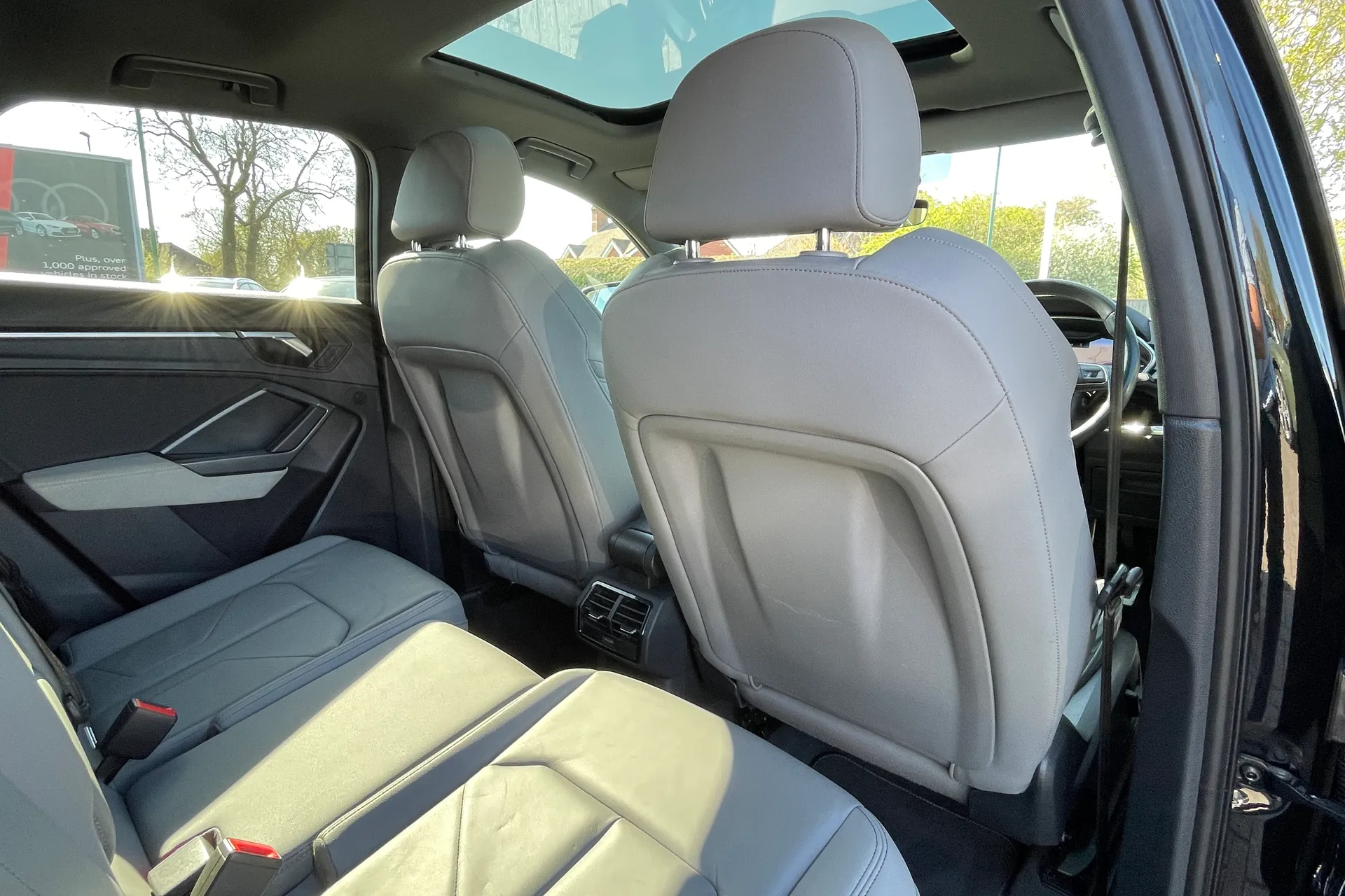 Audi Q3 thumbnail image number 34