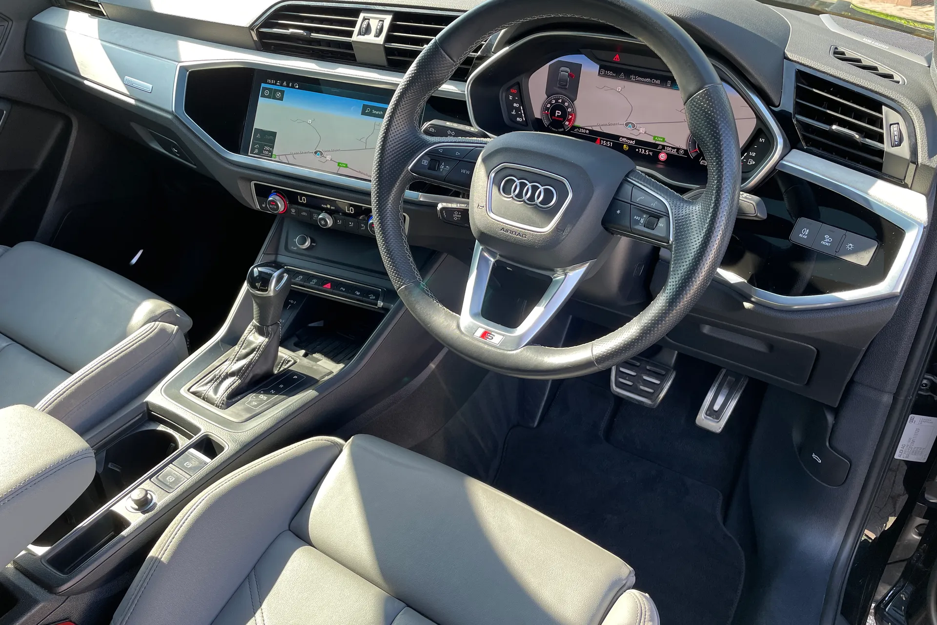 Audi Q3 thumbnail image number 37