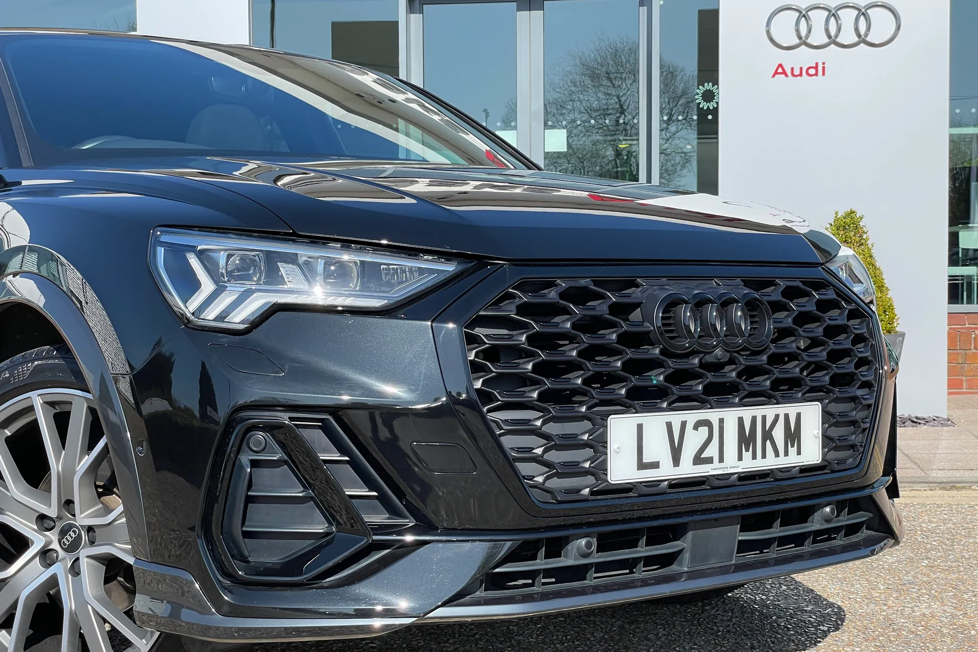 Audi Q3 thumbnail image number 24