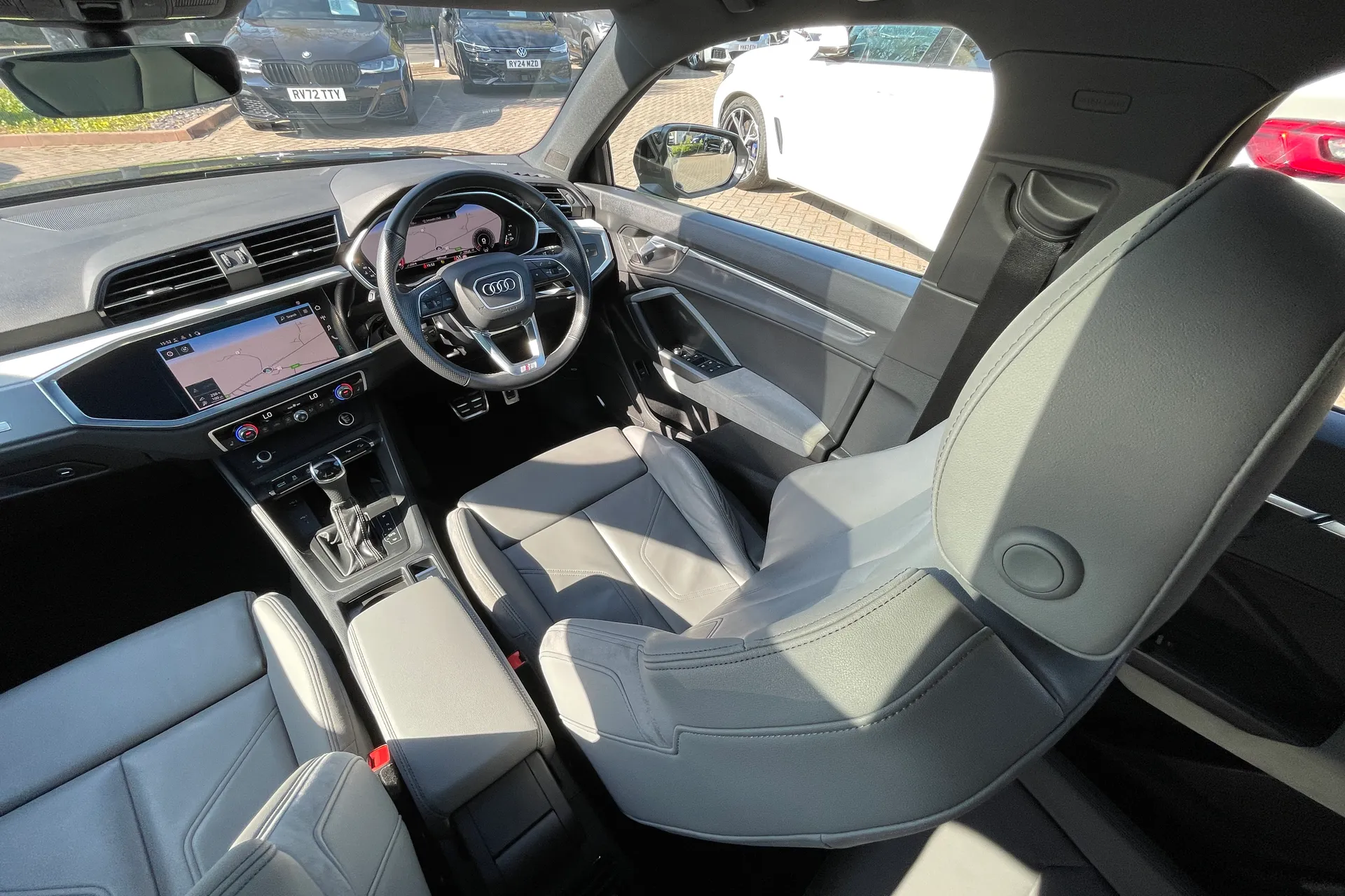 Audi Q3 thumbnail image number 42