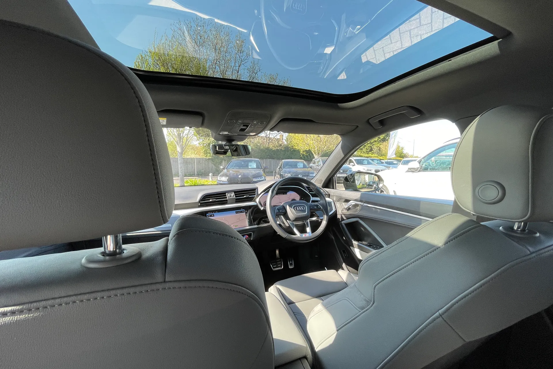 Audi Q3 thumbnail image number 20