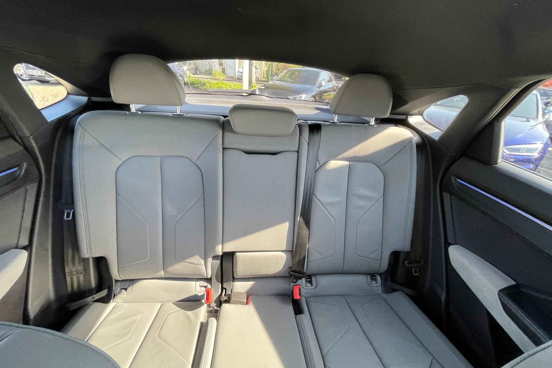 Audi Q3 thumbnail image number 7