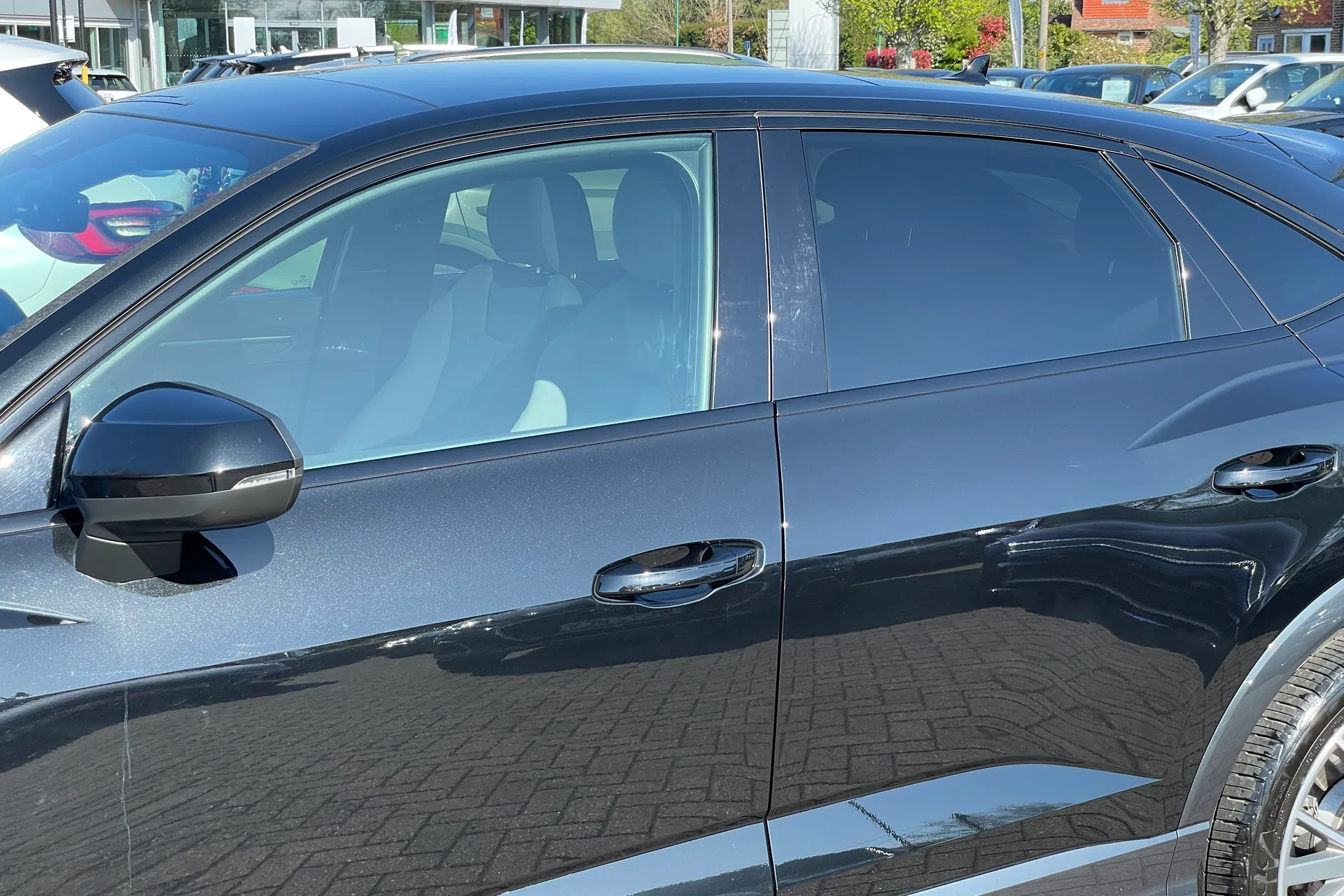 Audi Q3 thumbnail image number 25