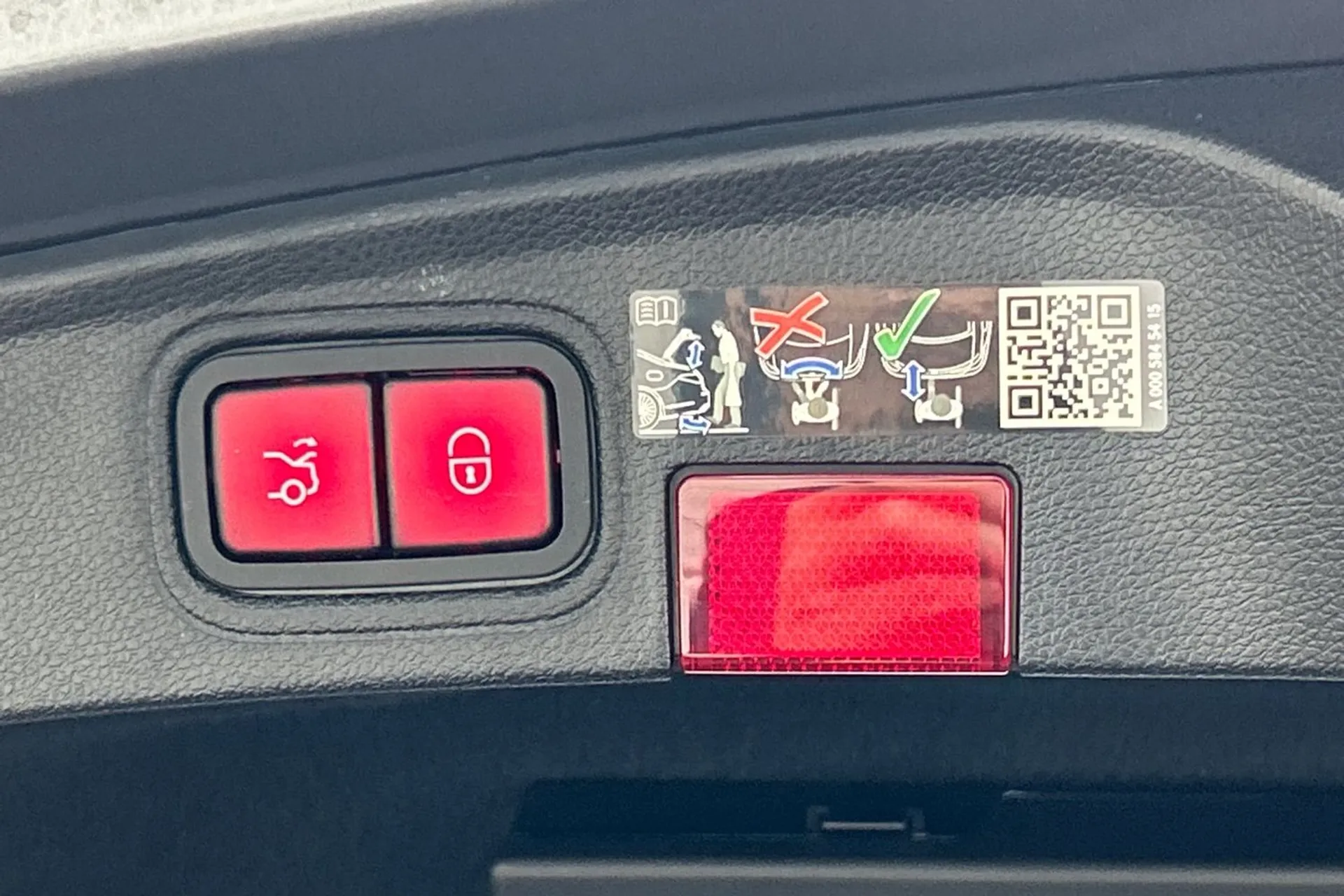 MERCEDES-BENZ C CLASS thumbnail image number 35