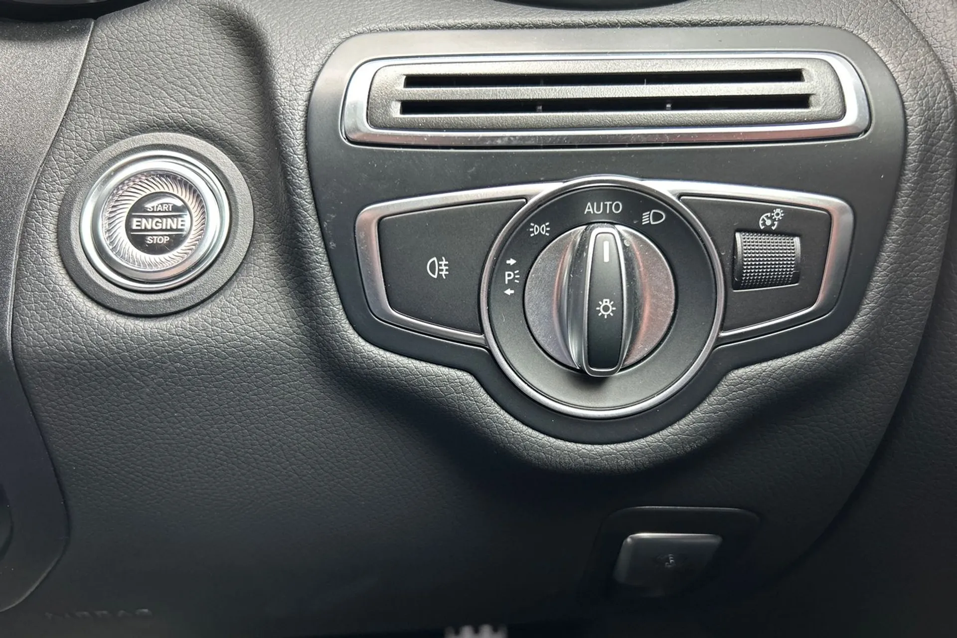 MERCEDES-BENZ C CLASS thumbnail image number 64