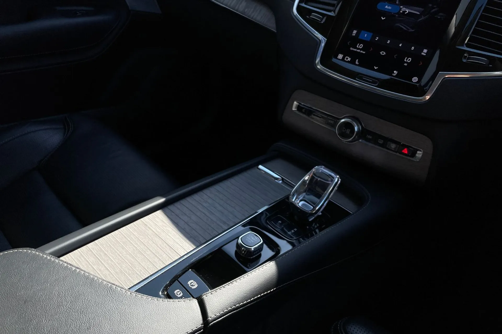 Volvo XC90 thumbnail image number 45