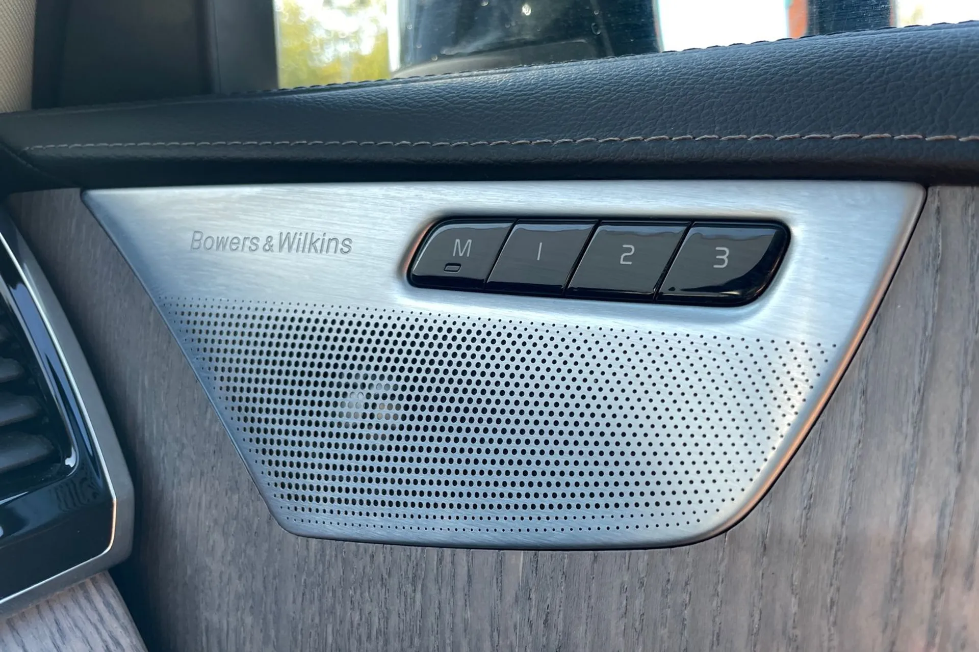 Volvo XC90 thumbnail image number 44