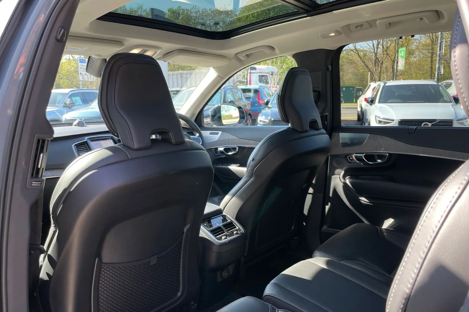 Volvo XC90 thumbnail image number 31