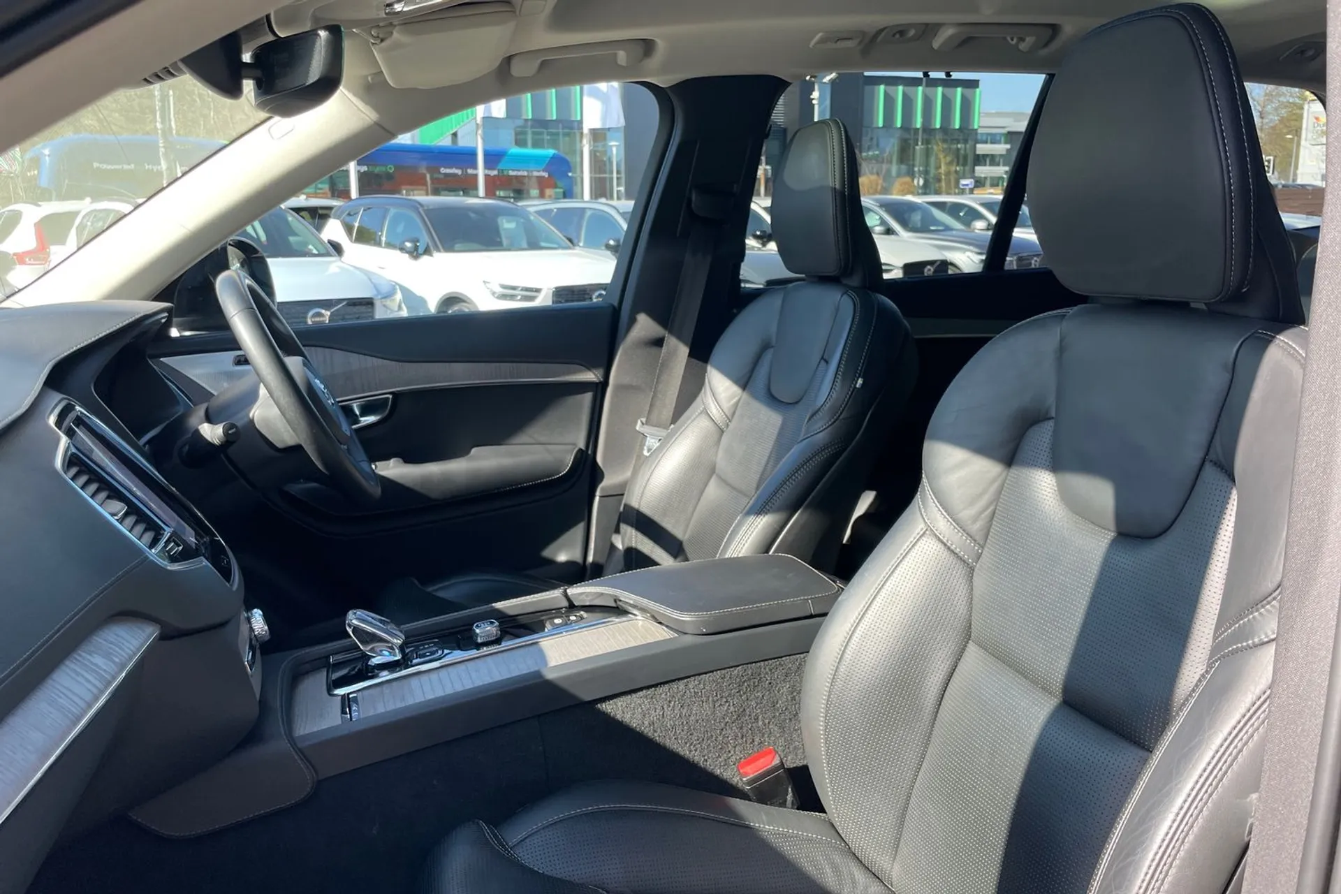 Volvo XC90 thumbnail image number 28