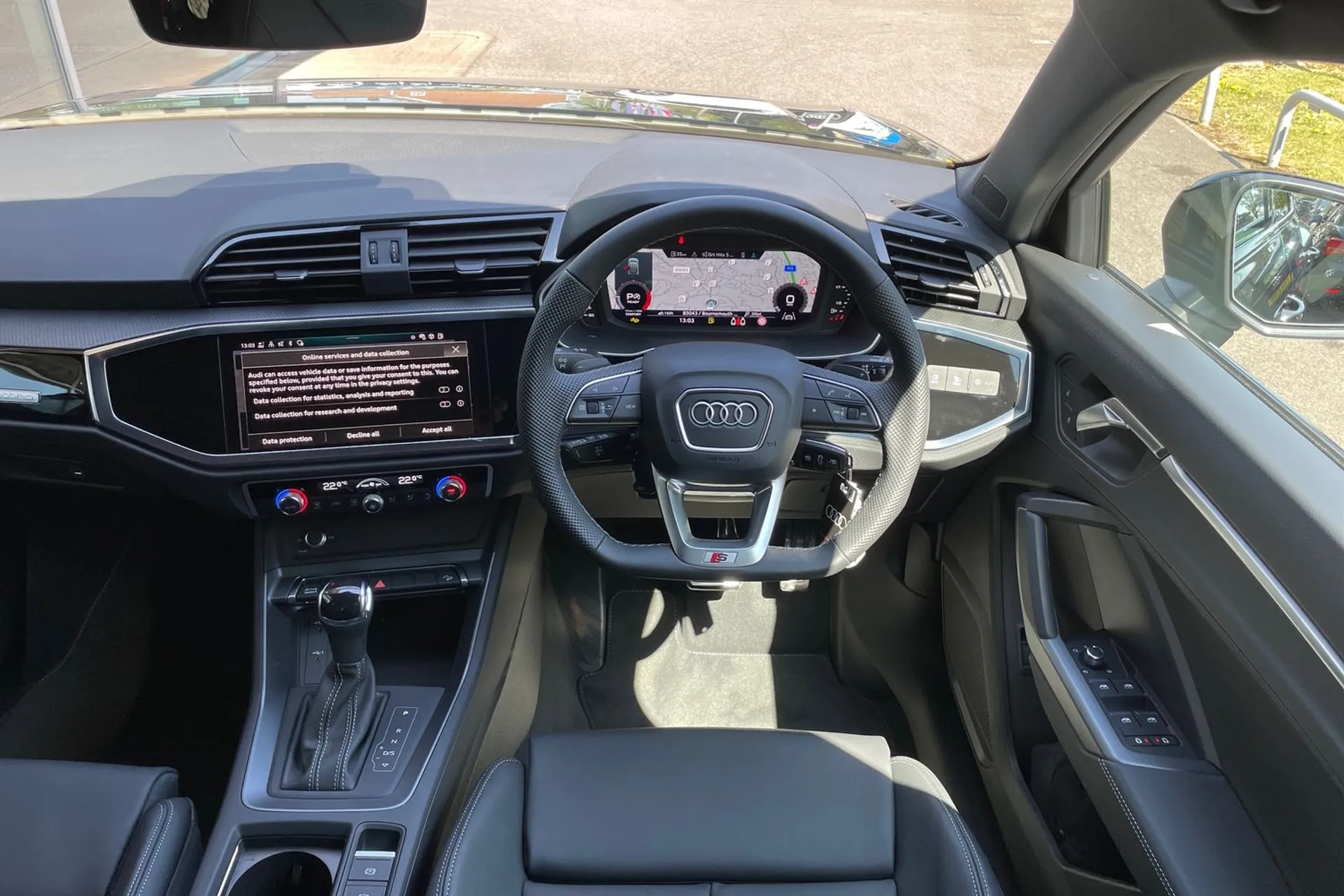 Audi Q3 thumbnail image number 4