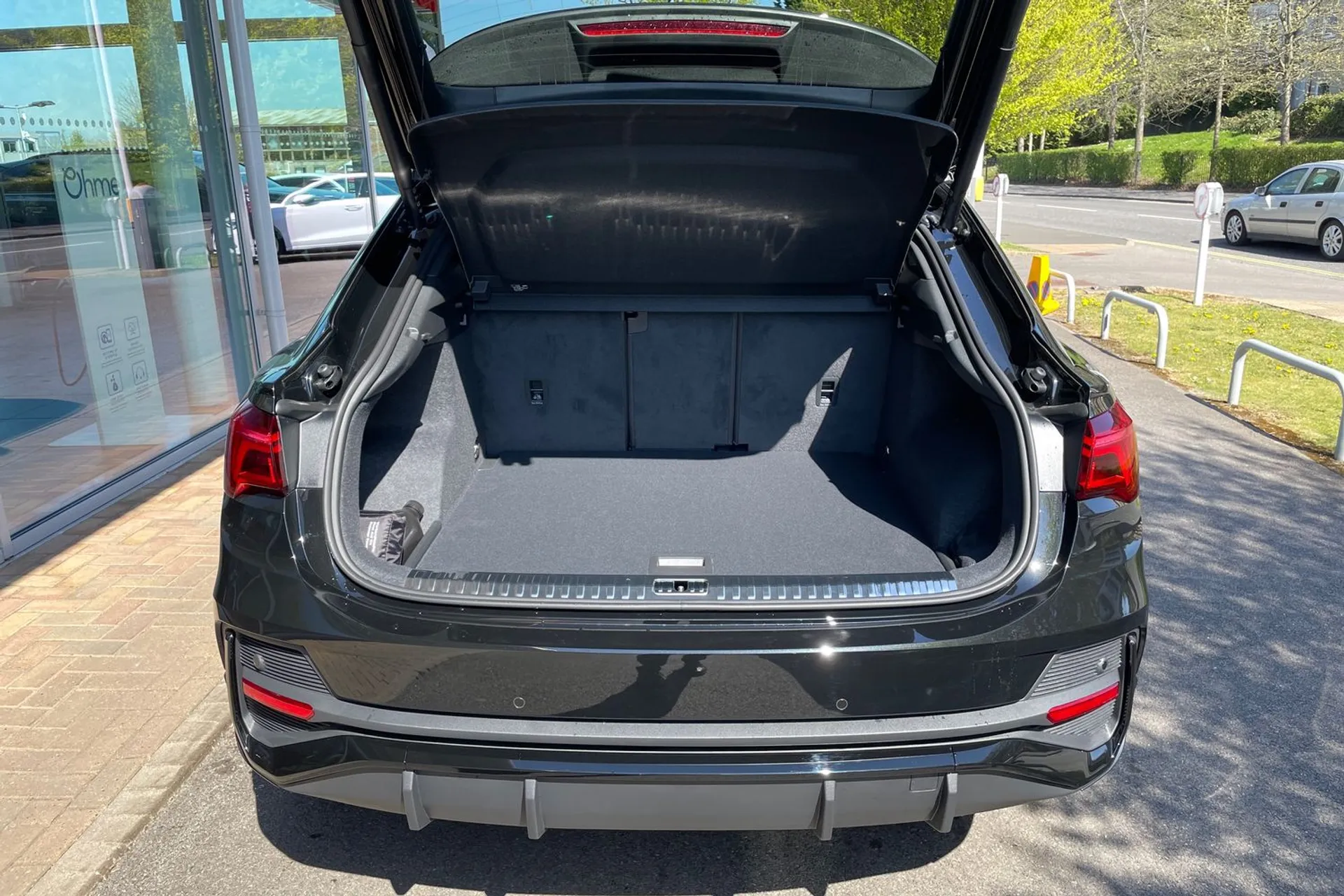 Audi Q3 thumbnail image number 18