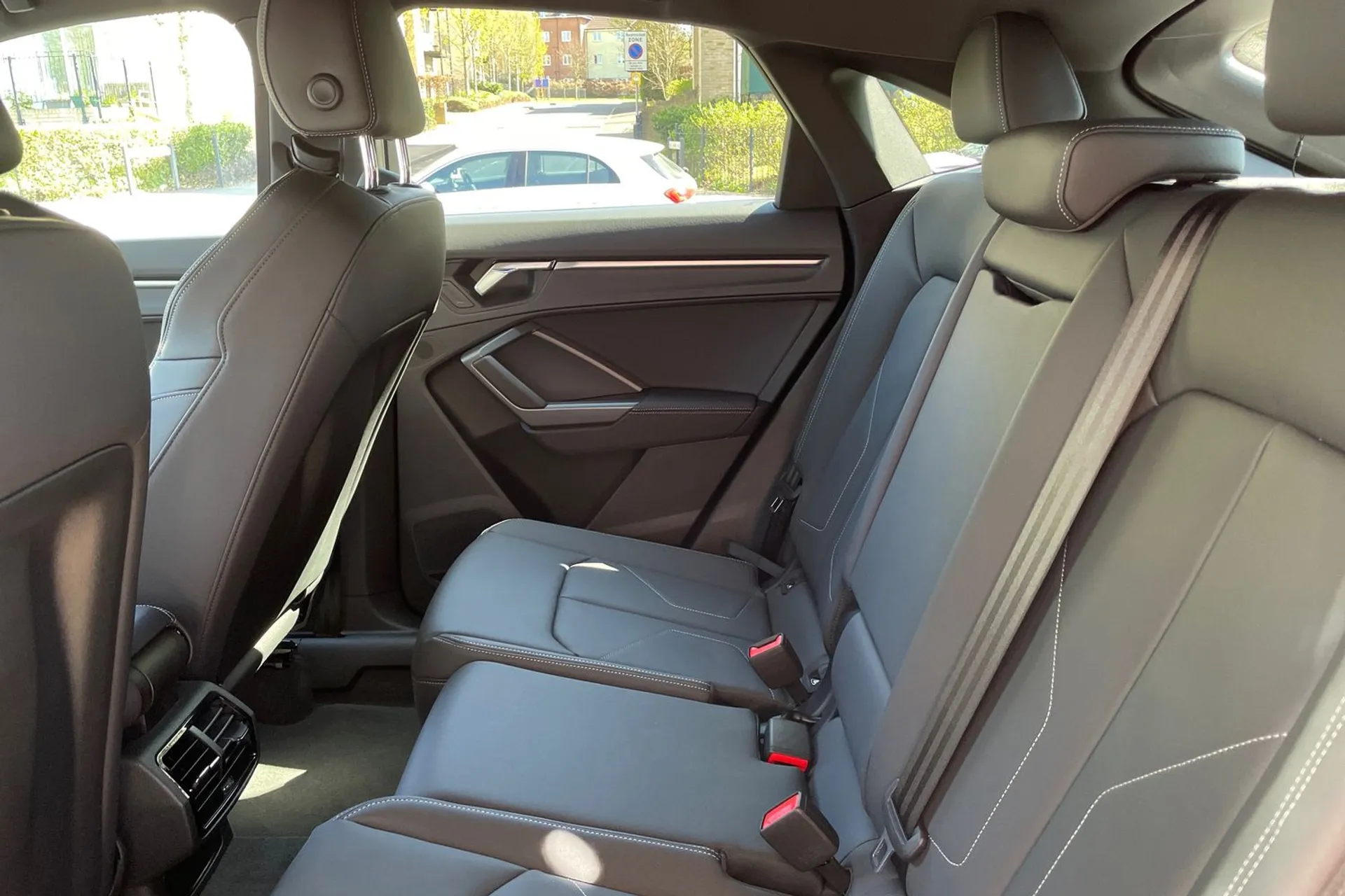 Audi Q3 thumbnail image number 29