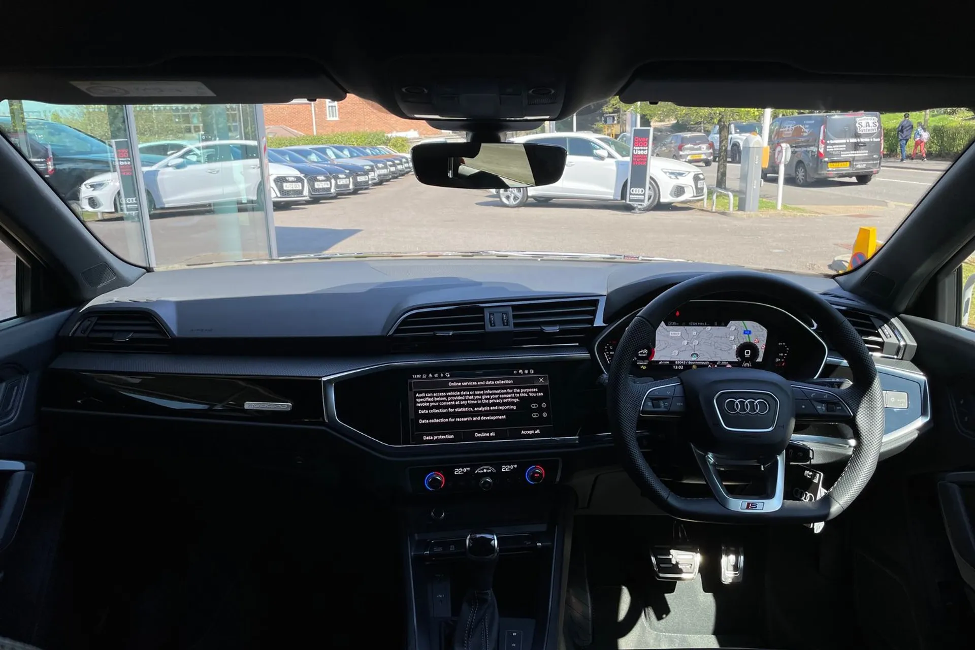 Audi Q3 thumbnail image number 31