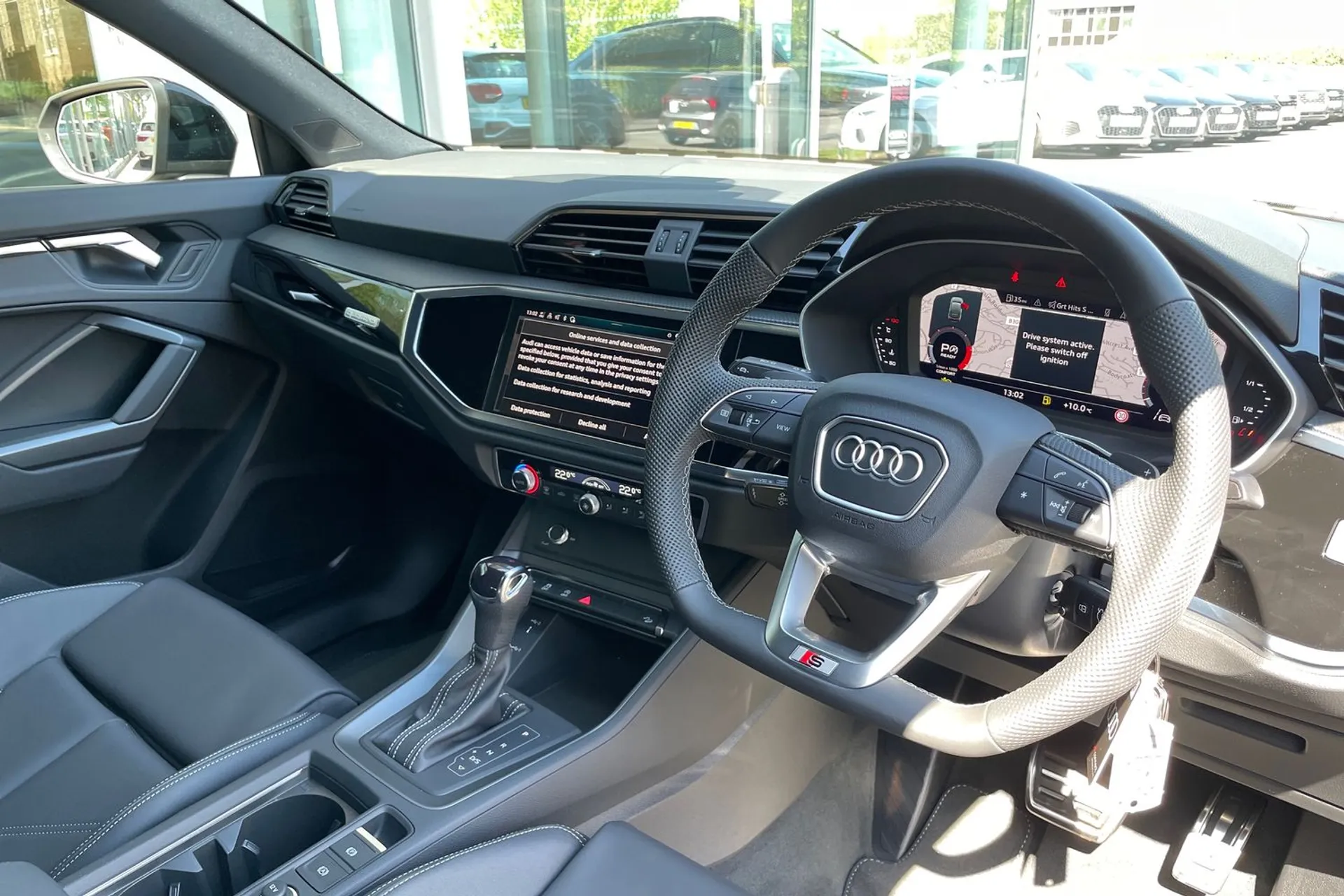 Audi Q3 thumbnail image number 25