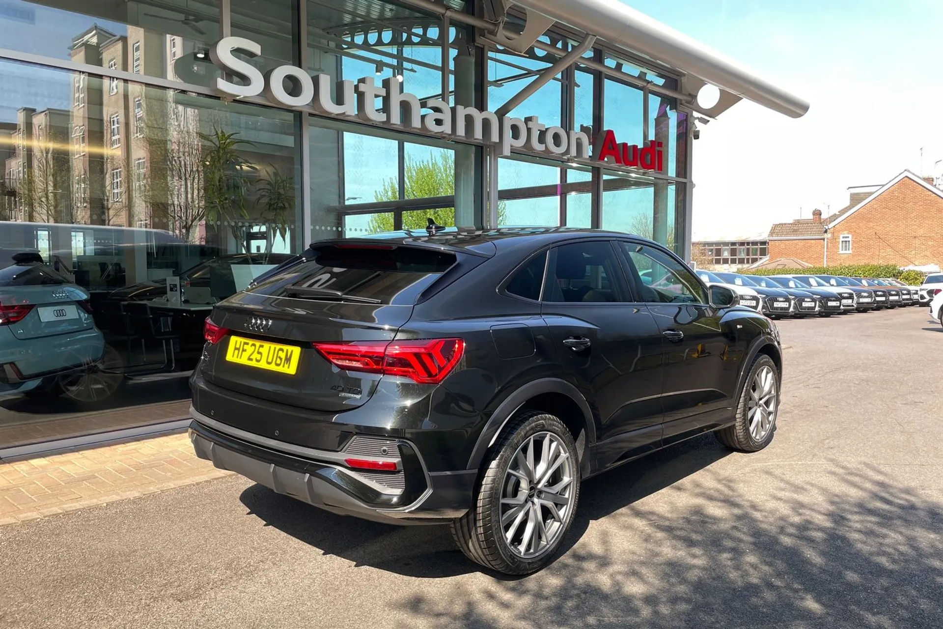 Audi Q3 thumbnail image number 6