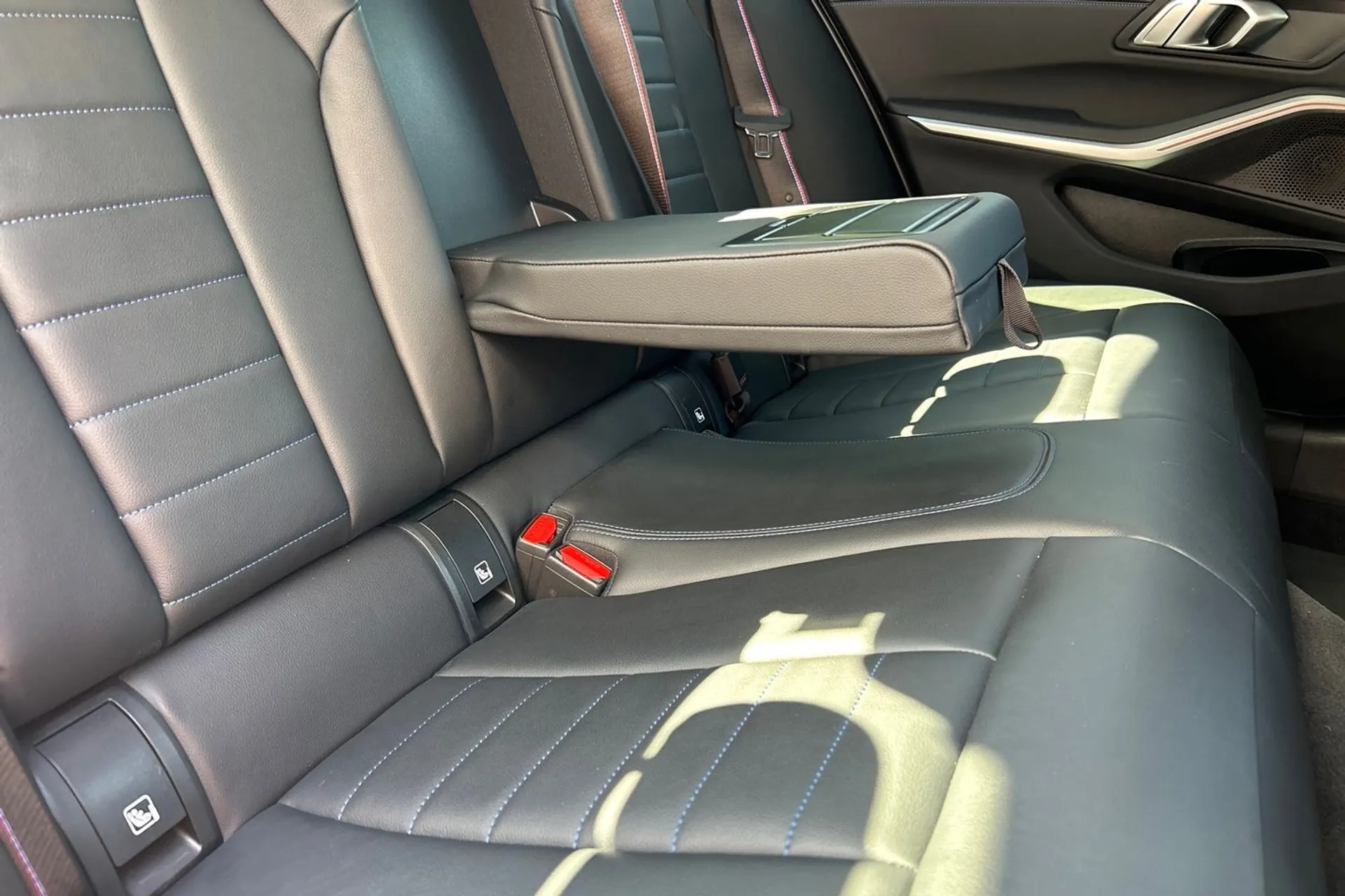 BMW 3 SERIES thumbnail image number 26