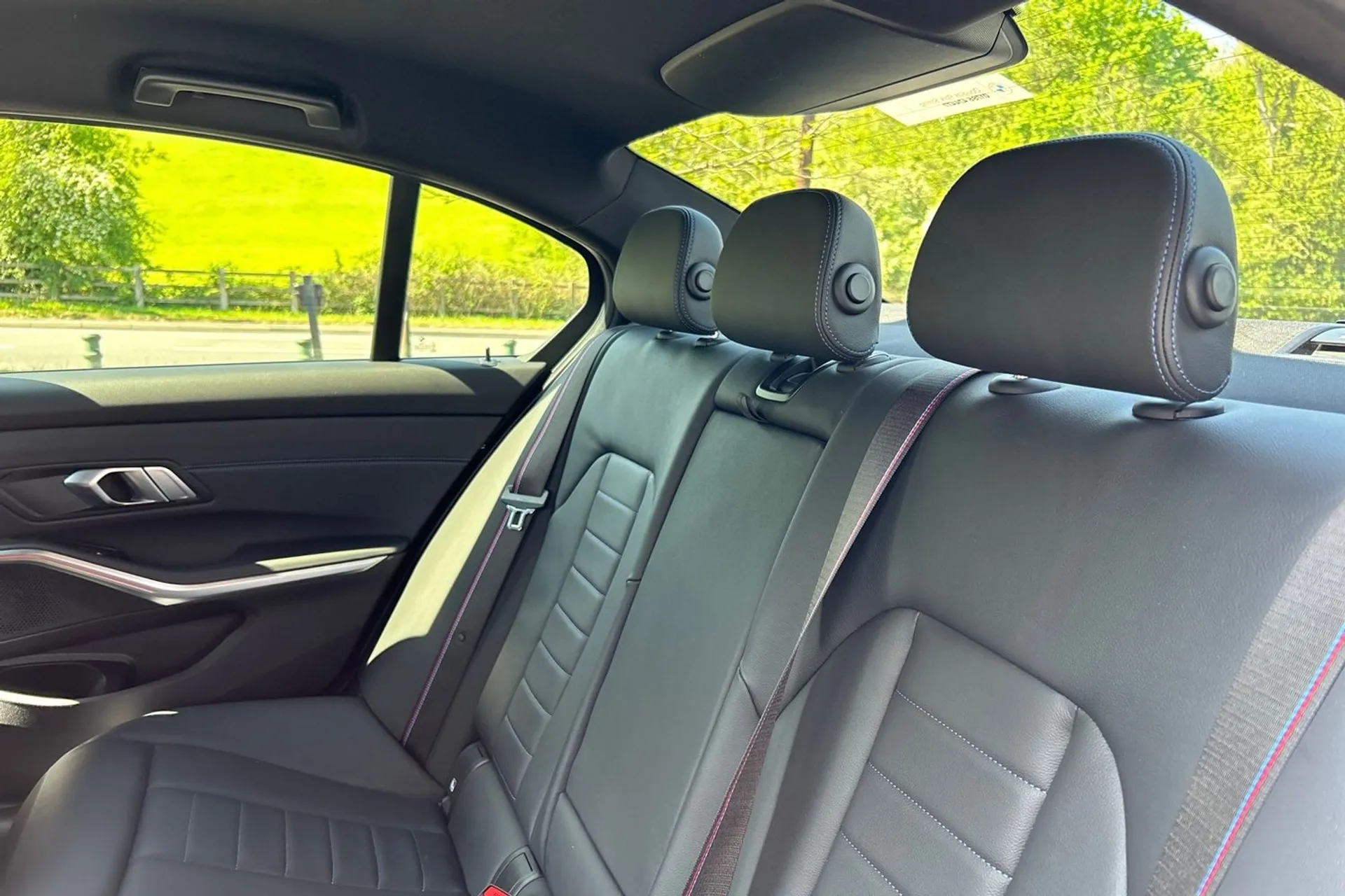 BMW 3 SERIES thumbnail image number 28