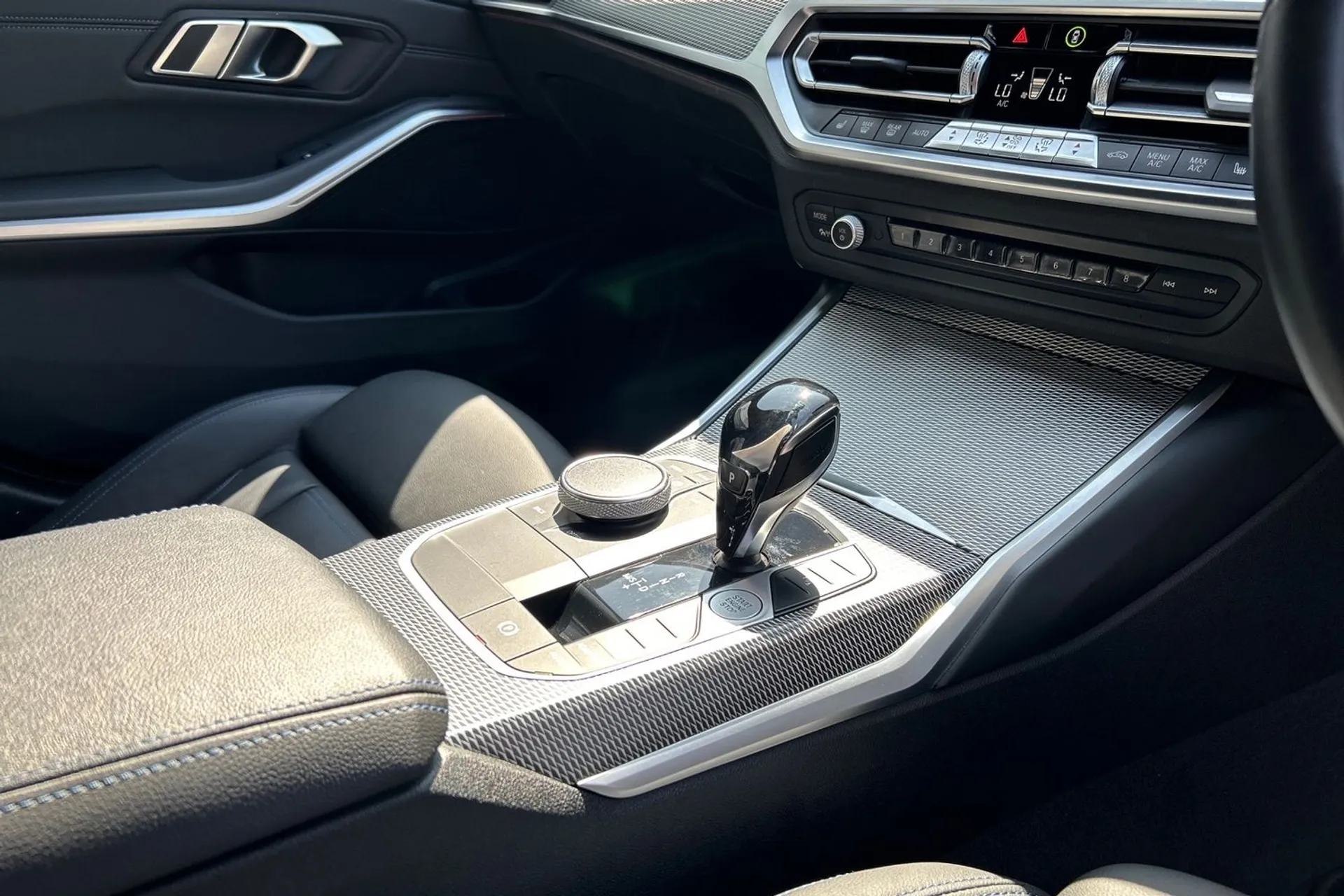 BMW 3 SERIES thumbnail image number 45