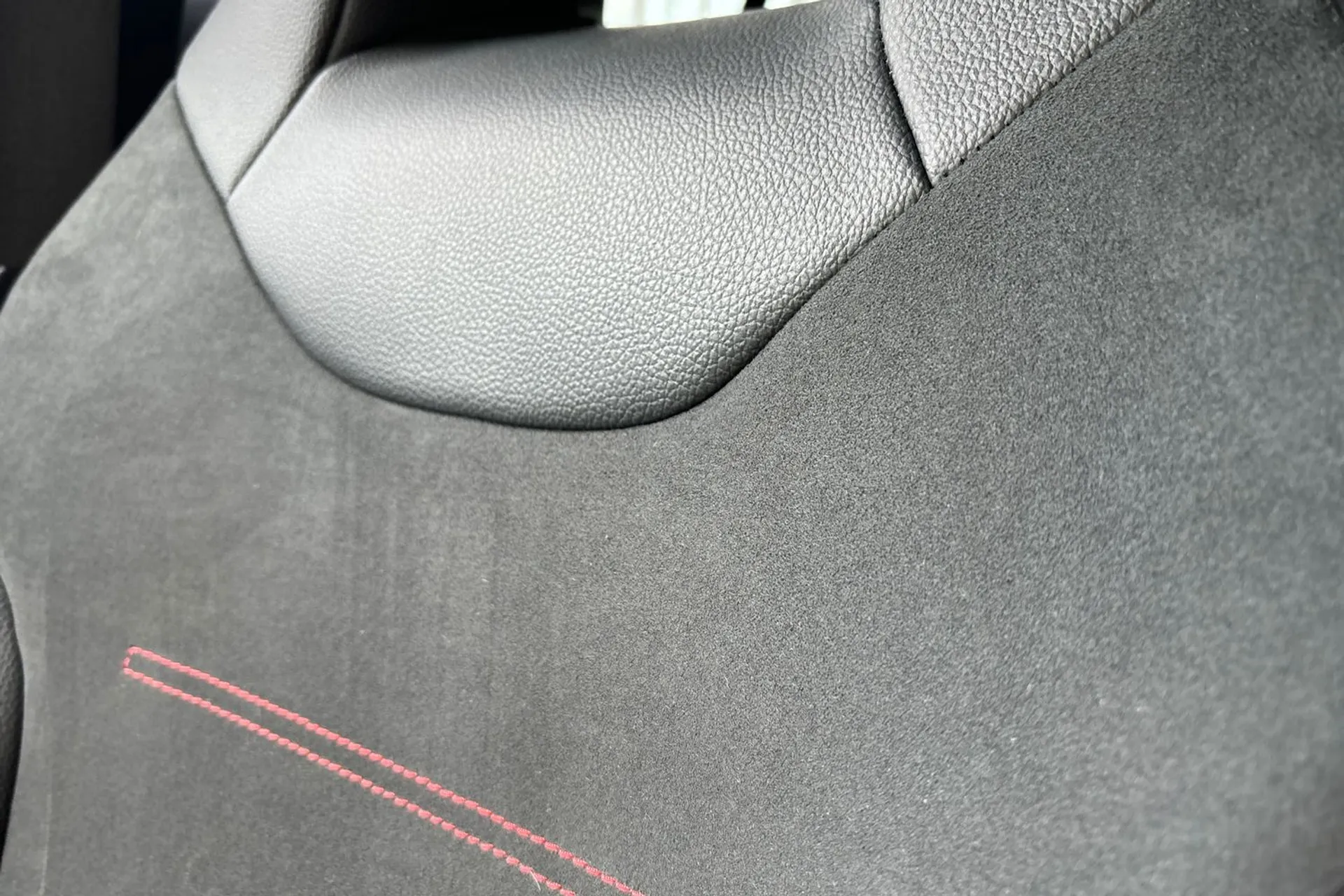 MERCEDES-BENZ CLA thumbnail image number 45