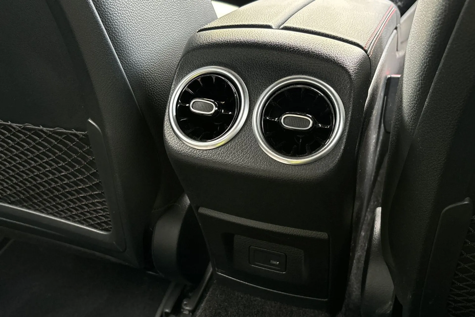 MERCEDES-BENZ CLA thumbnail image number 47
