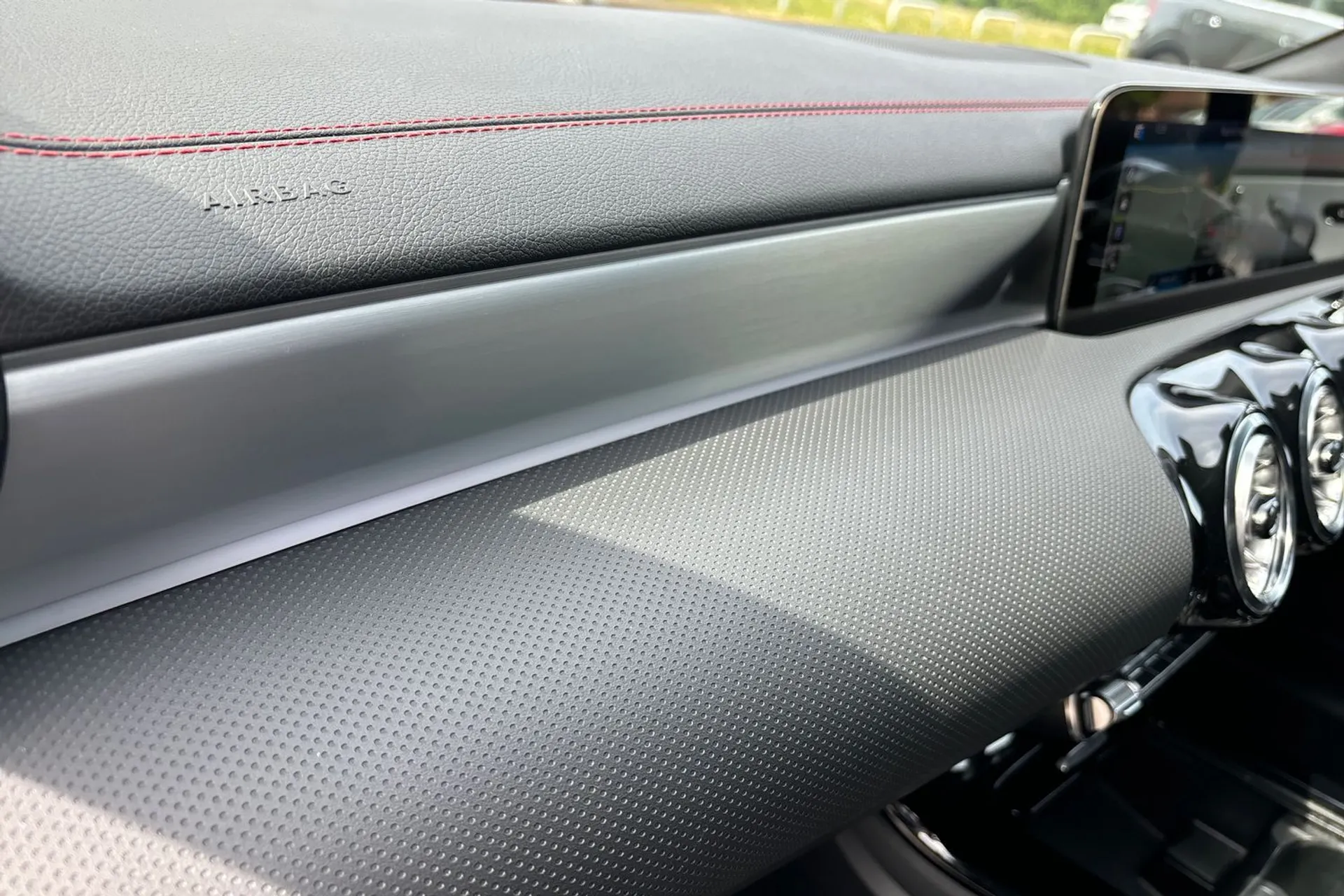 MERCEDES-BENZ CLA thumbnail image number 44