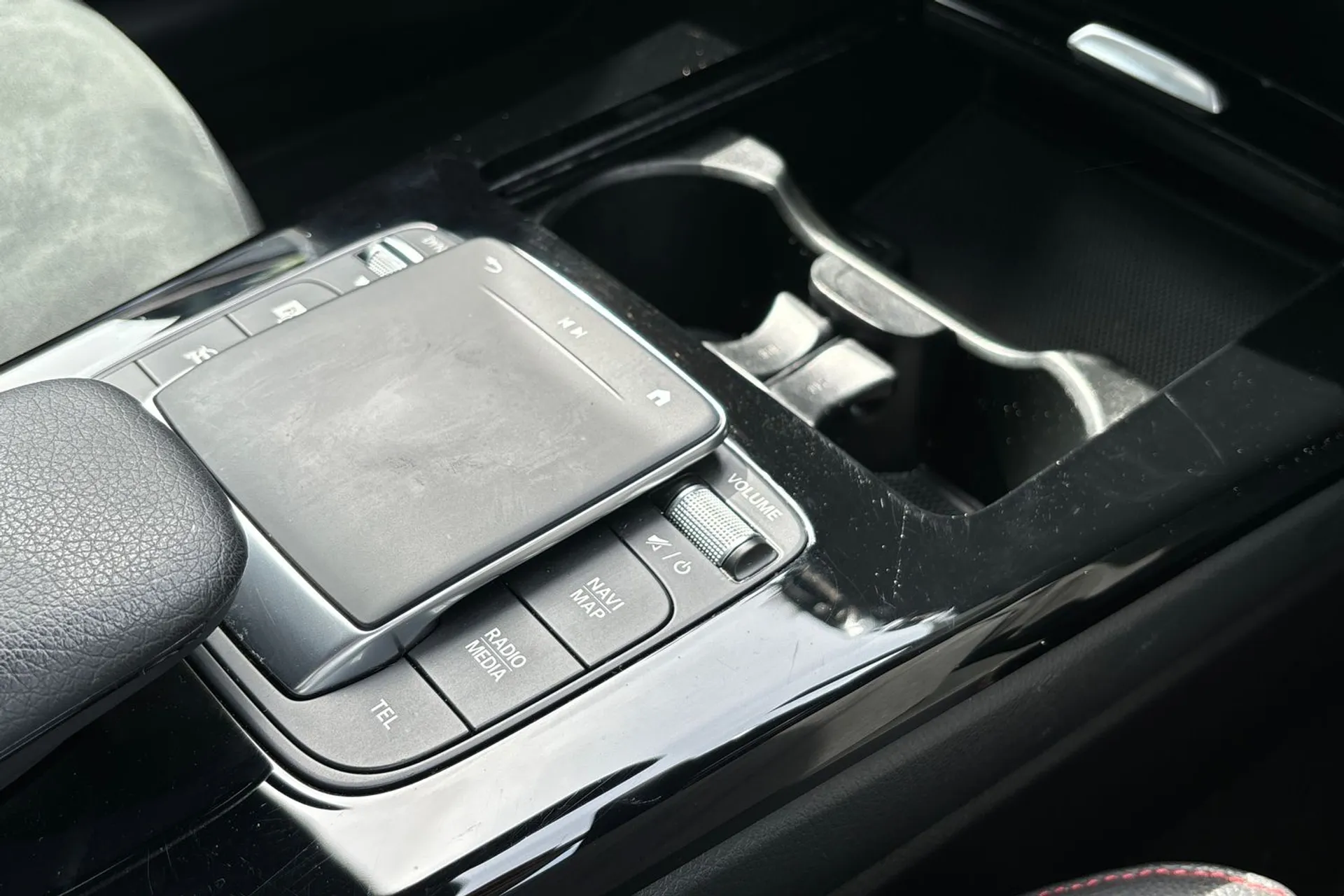 MERCEDES-BENZ CLA thumbnail image number 43