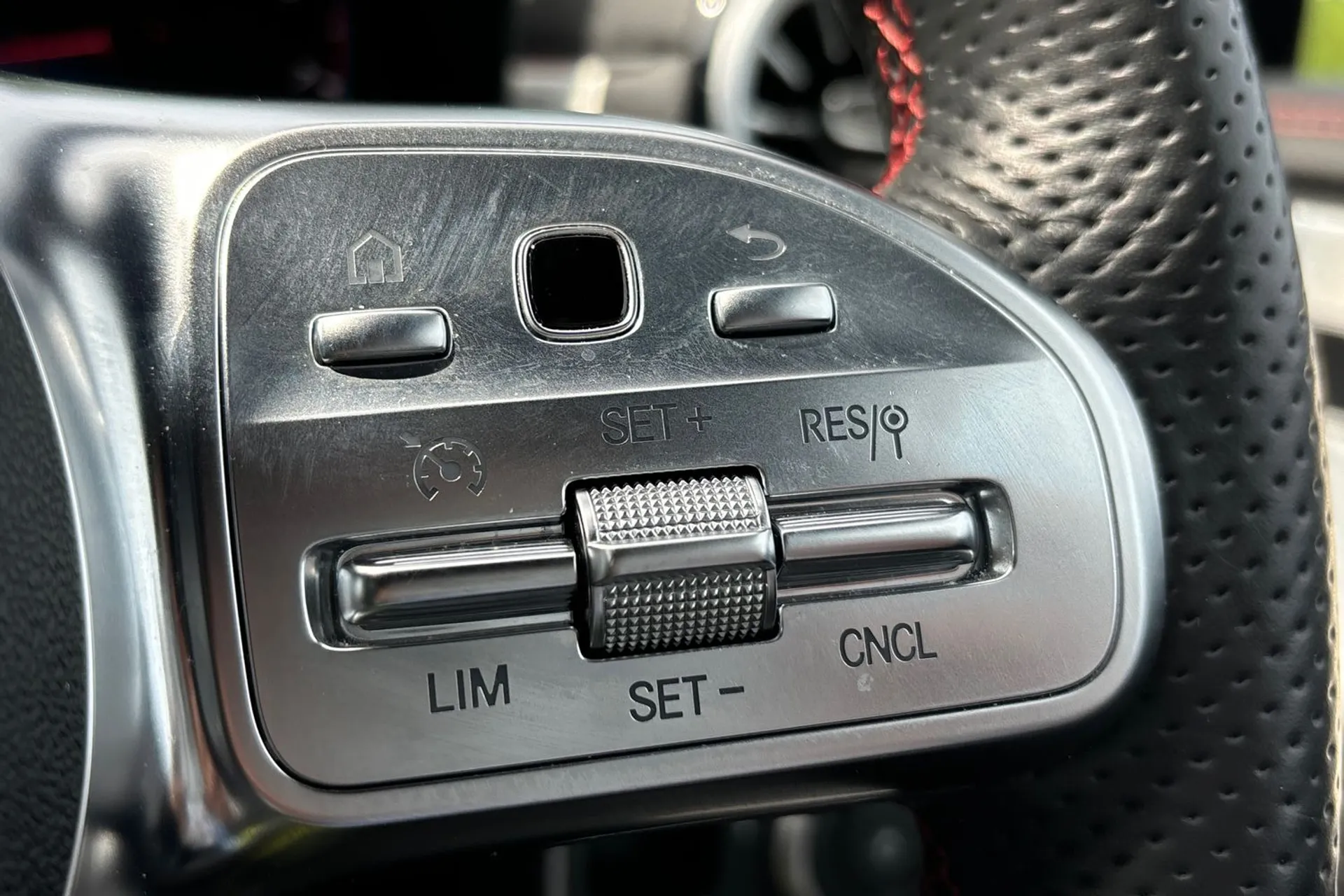 MERCEDES-BENZ CLA thumbnail image number 37