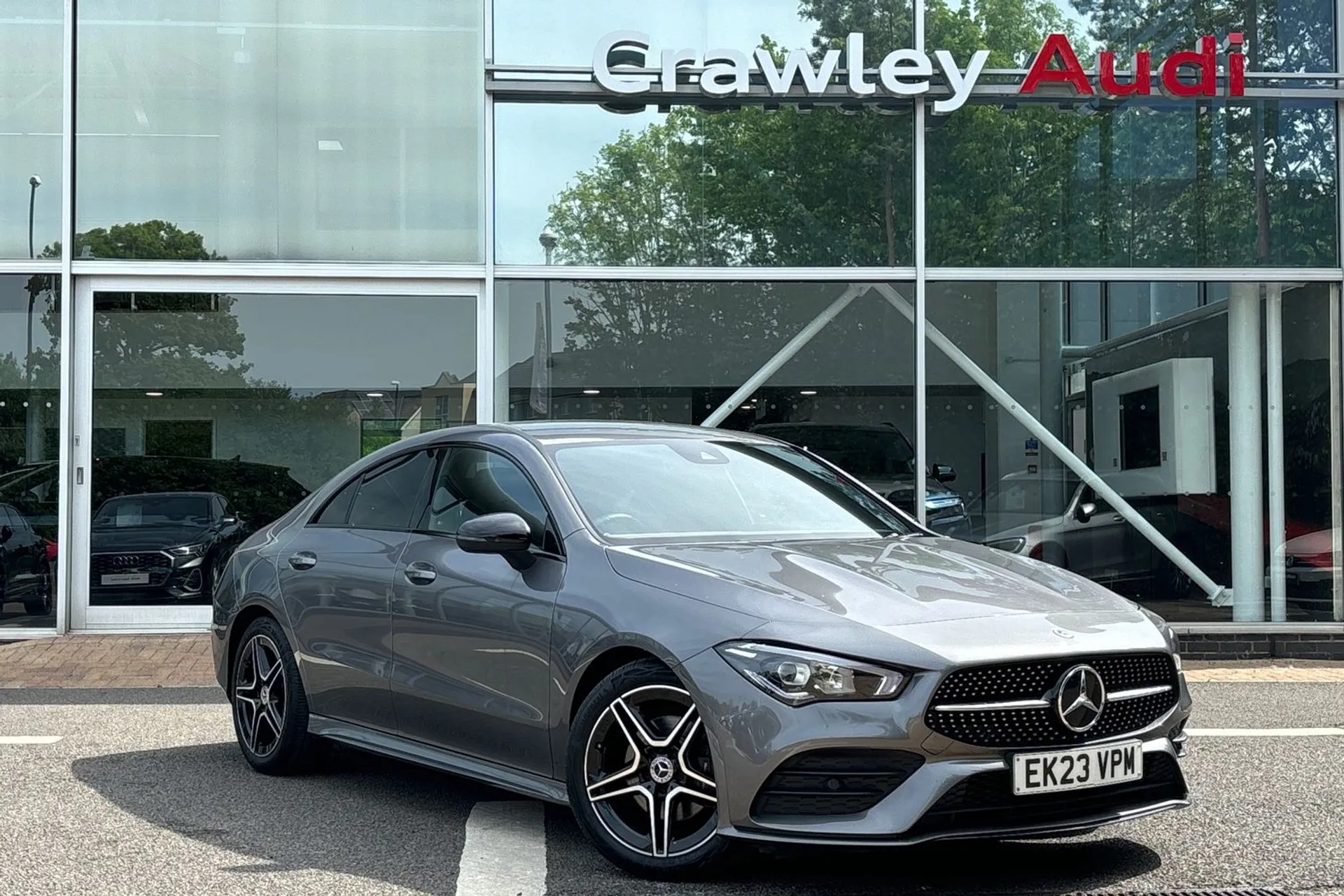 MERCEDES-BENZ CLA focused image