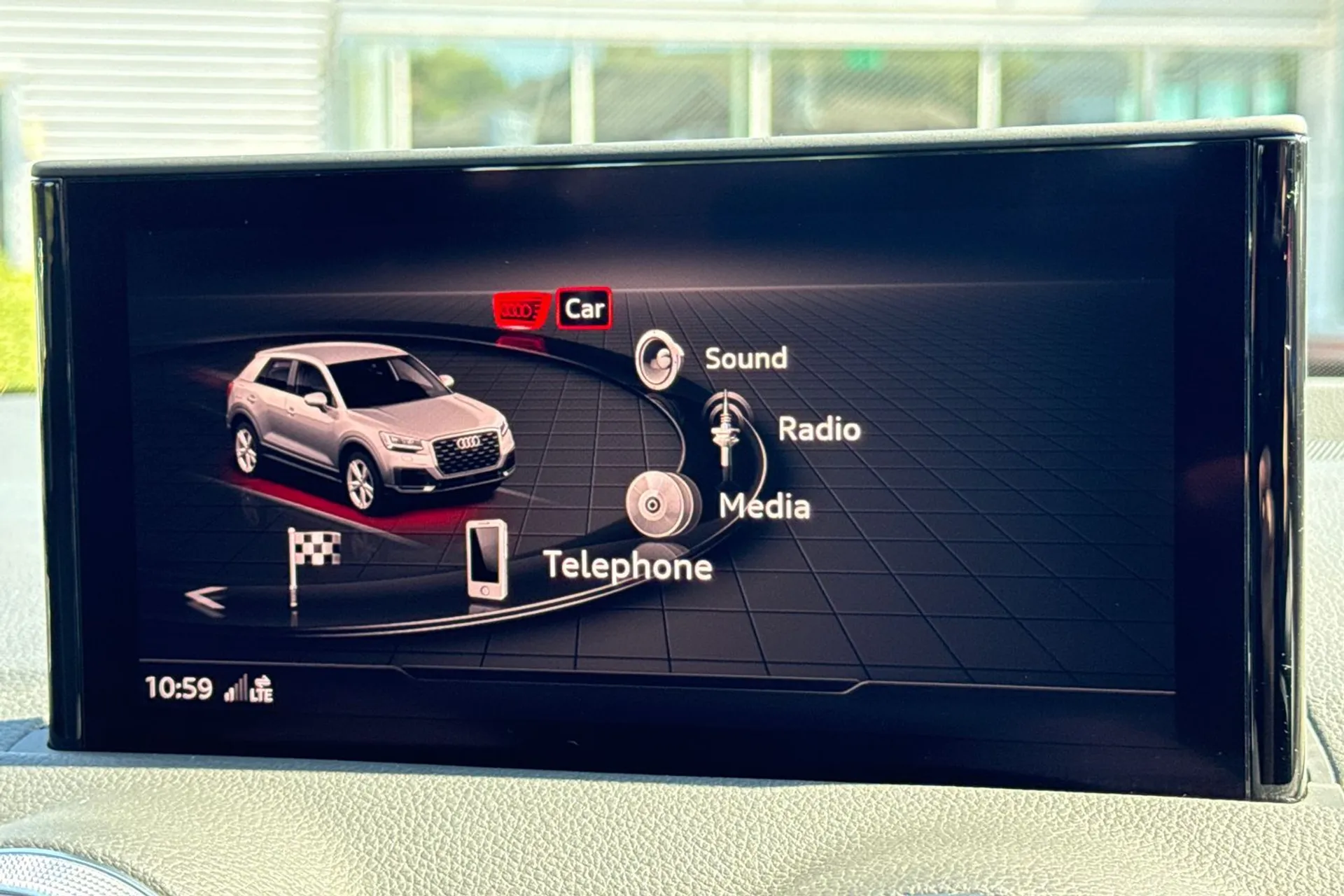 Audi Q2 thumbnail image number 12