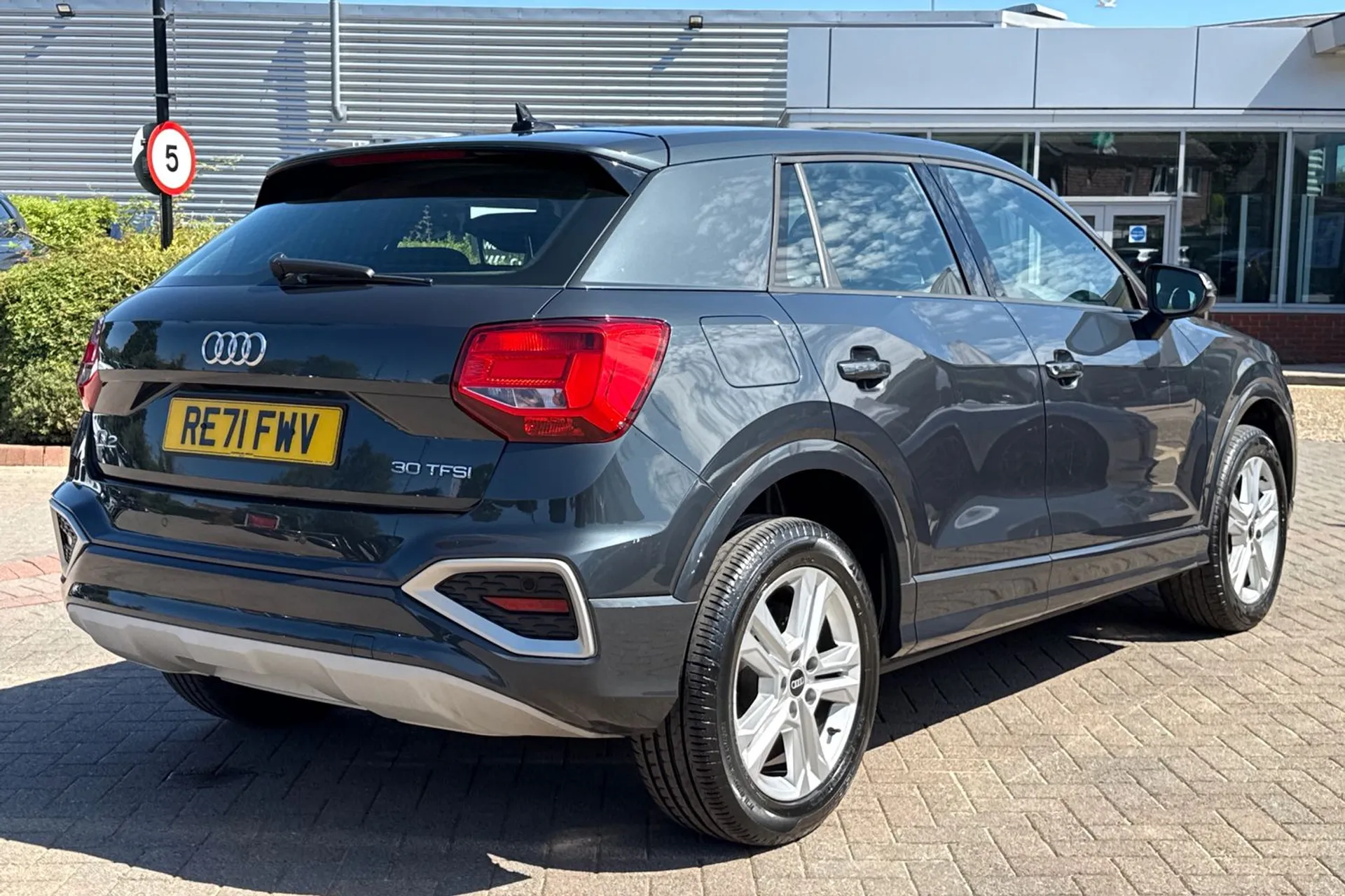 Audi Q2 thumbnail image number 4