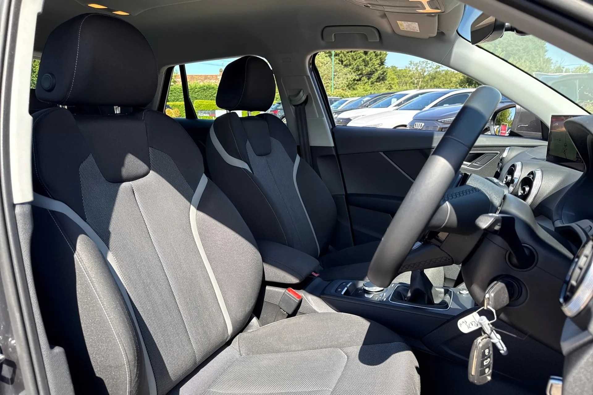 Audi Q2 thumbnail image number 25