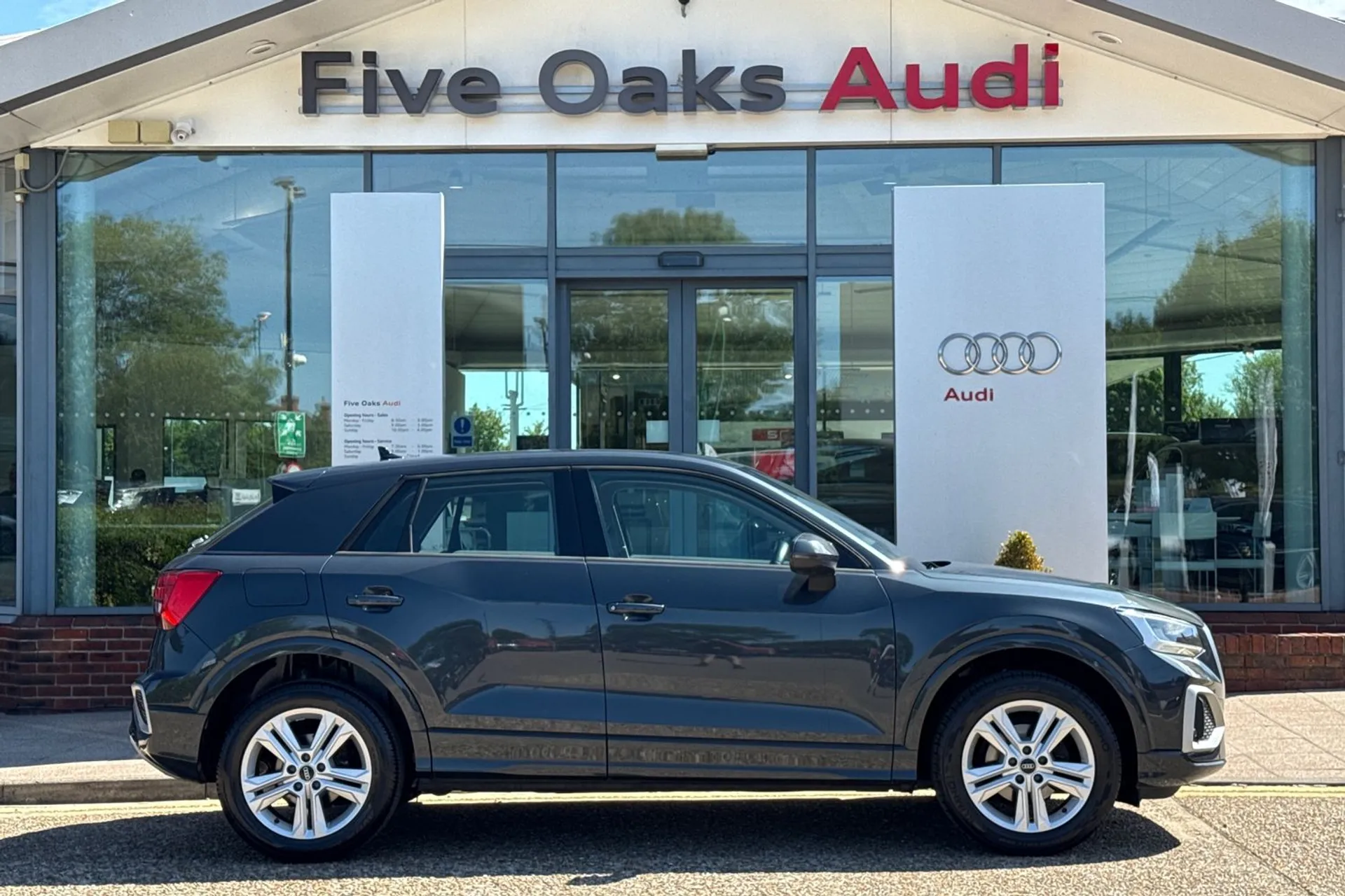 Audi Q2 thumbnail image number 2