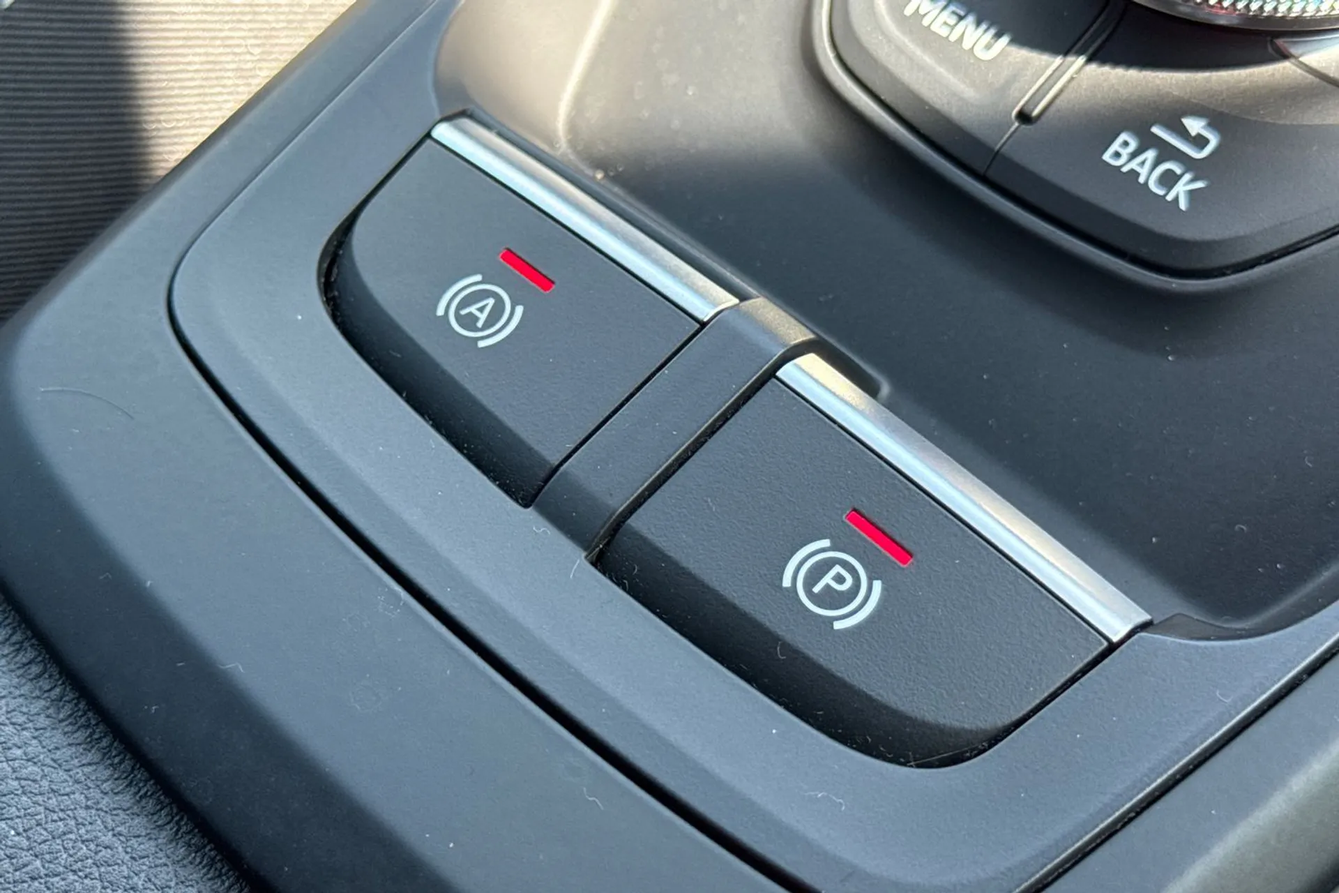 Audi Q2 thumbnail image number 33