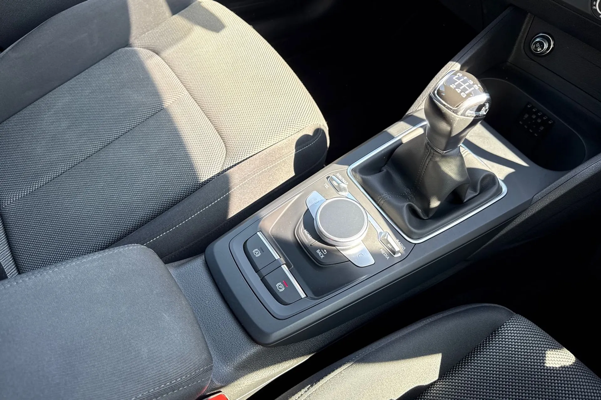 Audi Q2 thumbnail image number 34