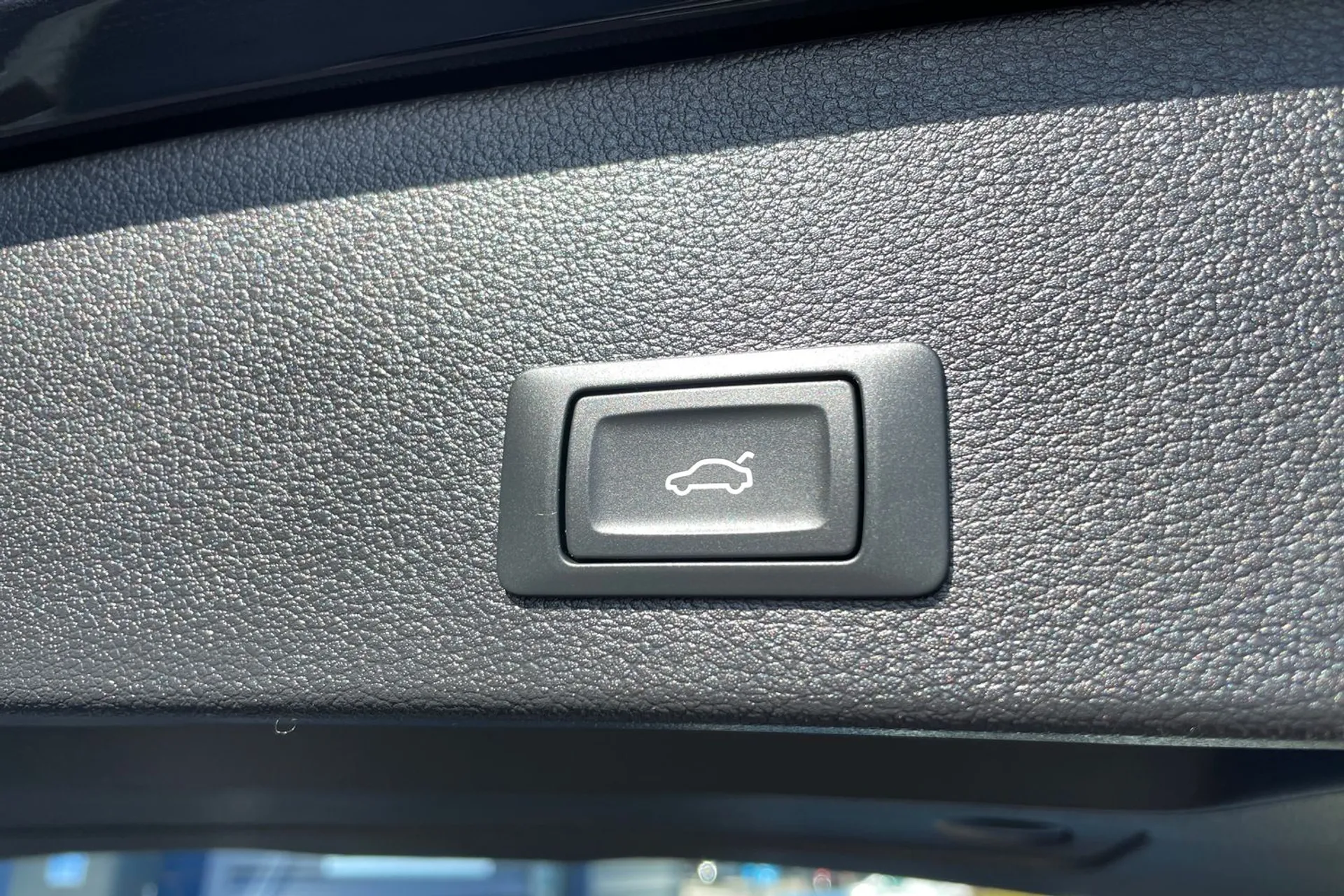 Audi Q2 thumbnail image number 19